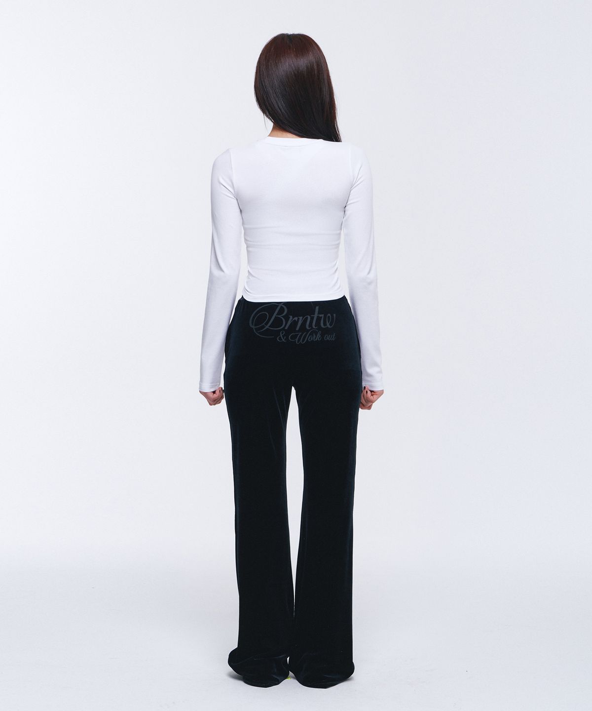 본투윈(BORN TO WIN) W BORN GIRL LEOPARD CROP LONGSLEEVE [WHITE]