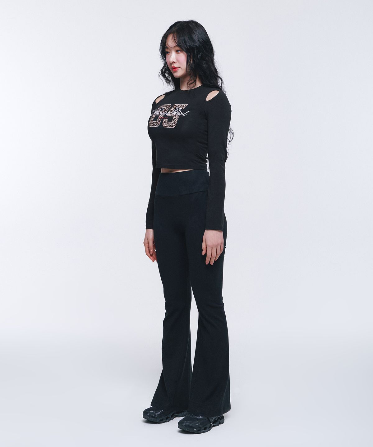 본투윈(BORN TO WIN) W BORN GIRL LEOPARD CROP LONGSLEEVE [BLACK]