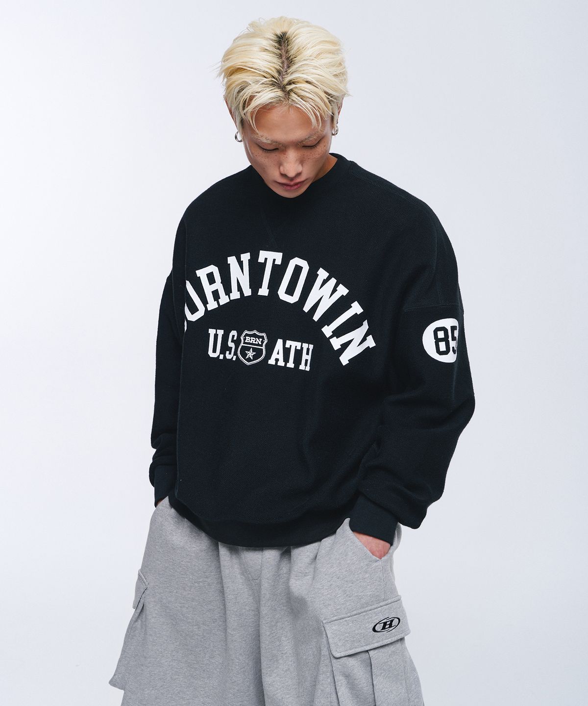본투윈(BORN TO WIN) 85 ATH REVERSE SWEATSHIRTS [BLACK]