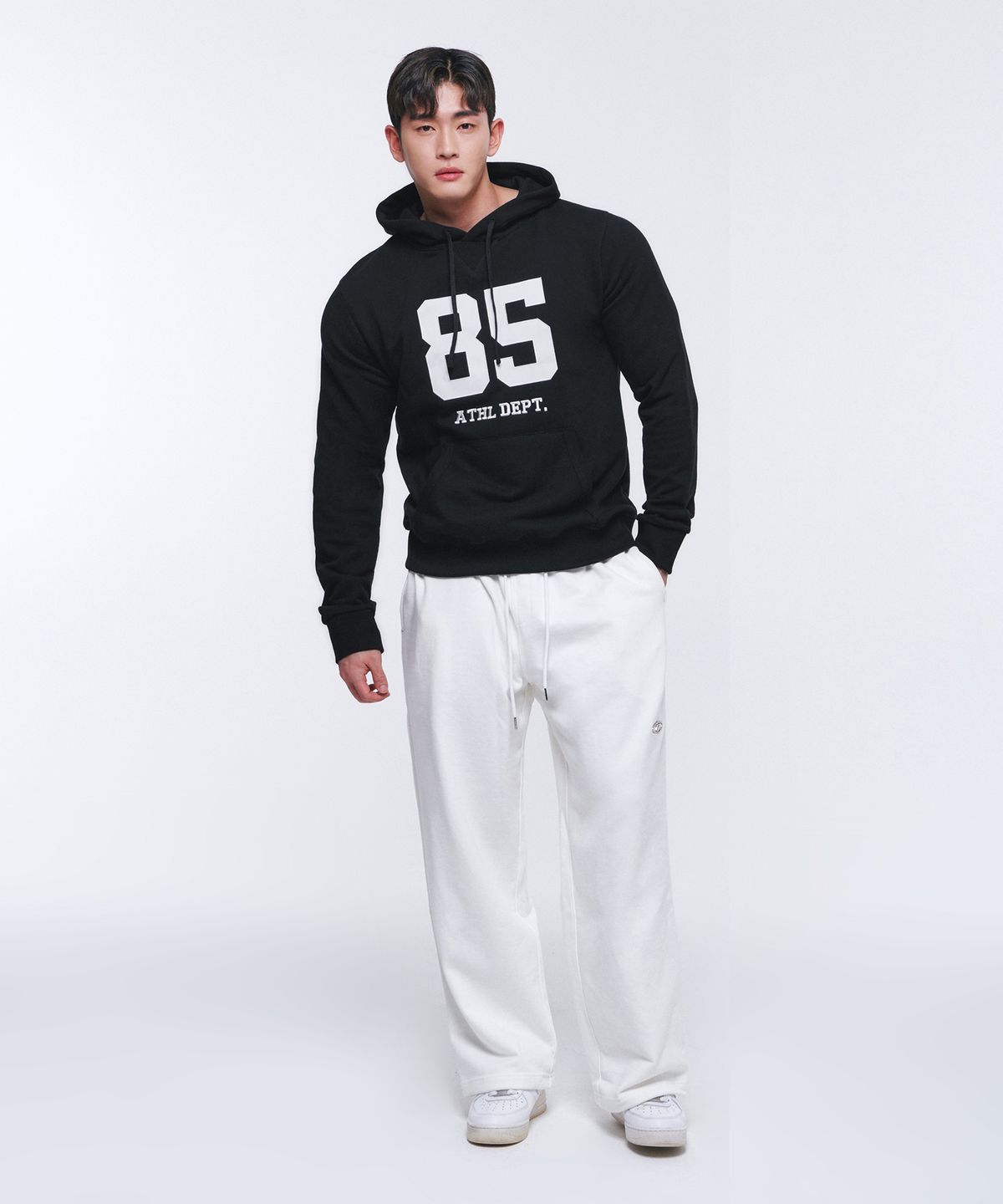 본투윈(BORN TO WIN) 85 APPLIQUE MUSCLE FIT HOODIE [BLACK]