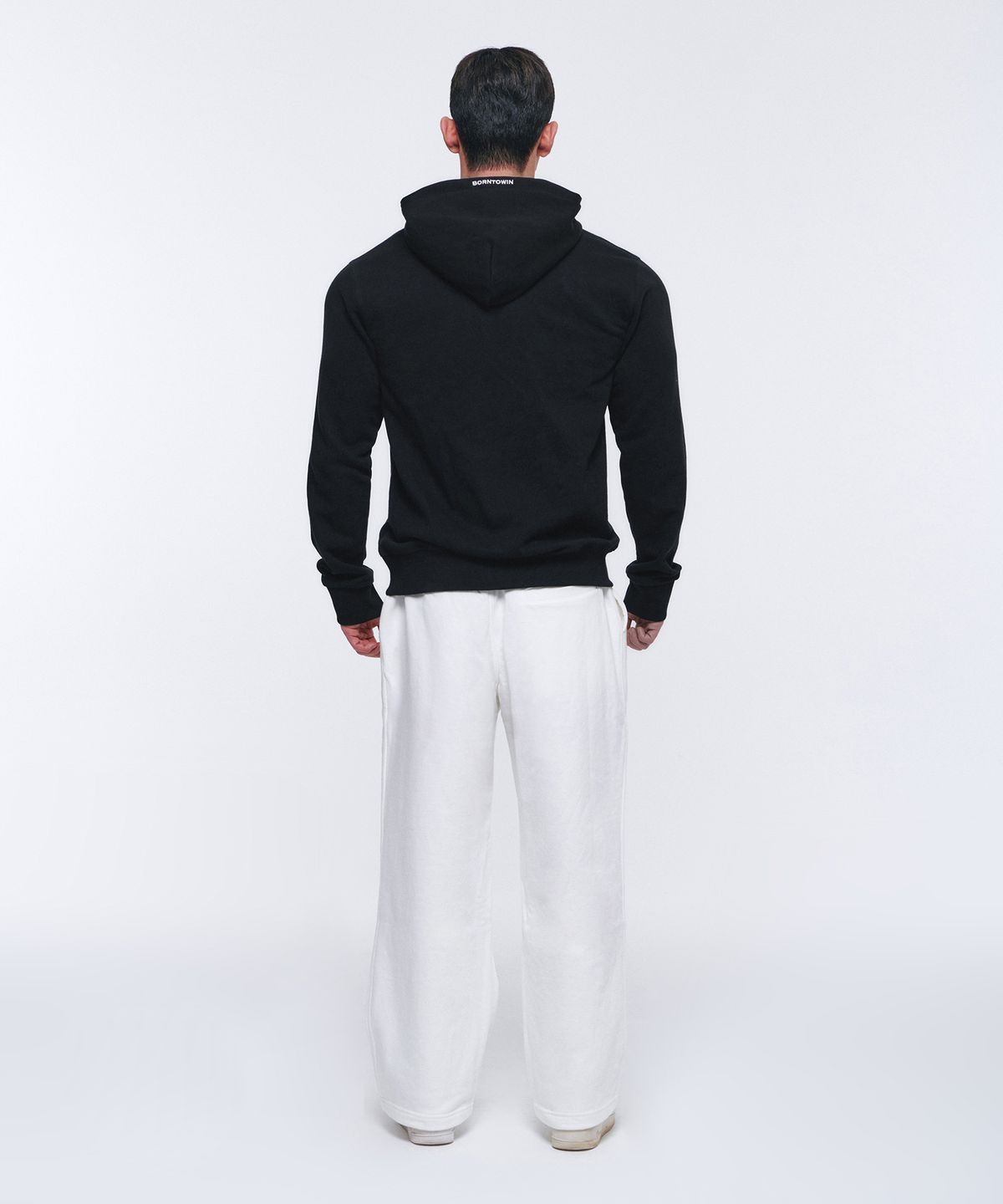 본투윈(BORN TO WIN) 85 APPLIQUE MUSCLE FIT HOODIE [BLACK]