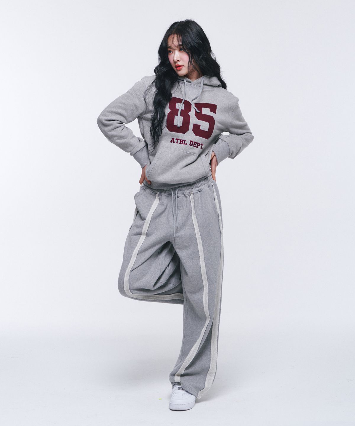 본투윈(BORN TO WIN) 85 APPLIQUE MUSCLE FIT HOODIE [MELANGE GREY]