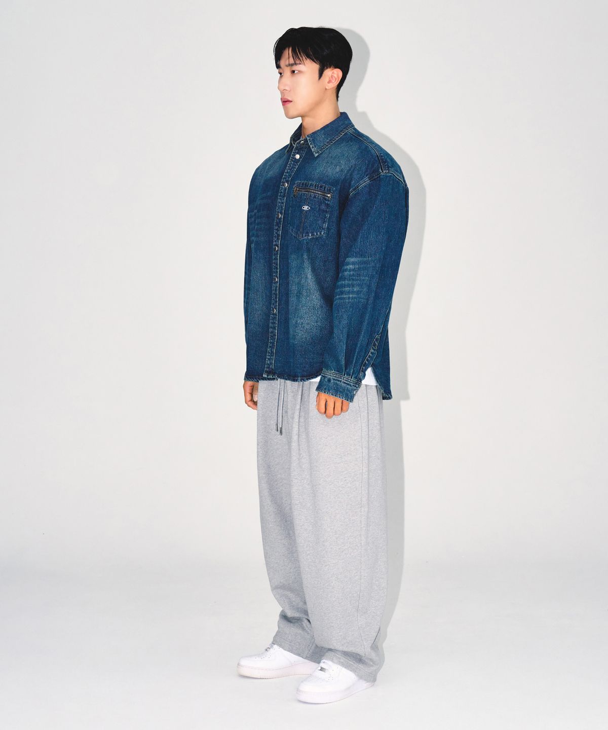 본투윈(BORN TO WIN) WASHED DENIM OVER FIT SHIRTS [MID DENIM]