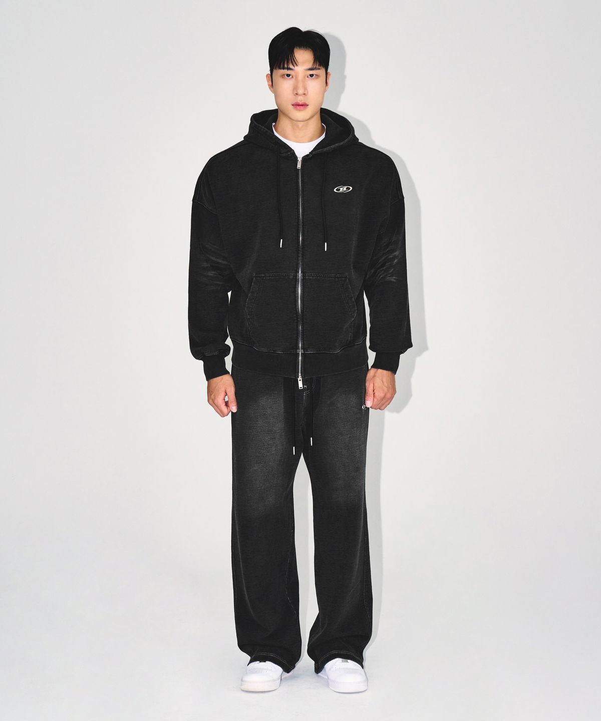 본투윈(BORN TO WIN) DENIM LIKE SWEAT PANTS [BLACK DENIM]