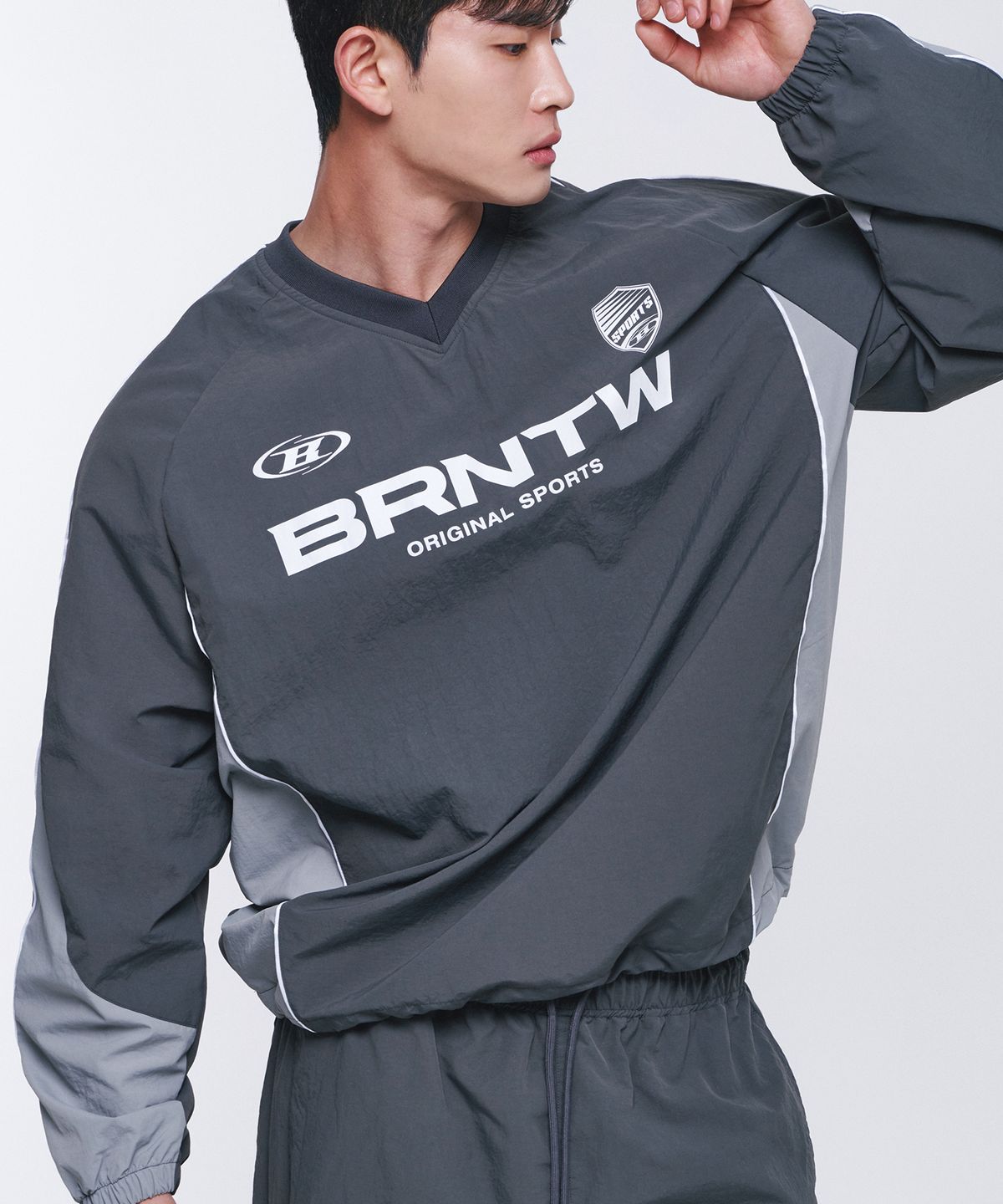 본투윈(BORN TO WIN) BRNTW VENTILATION NYLON TOP [CHARCOAL]