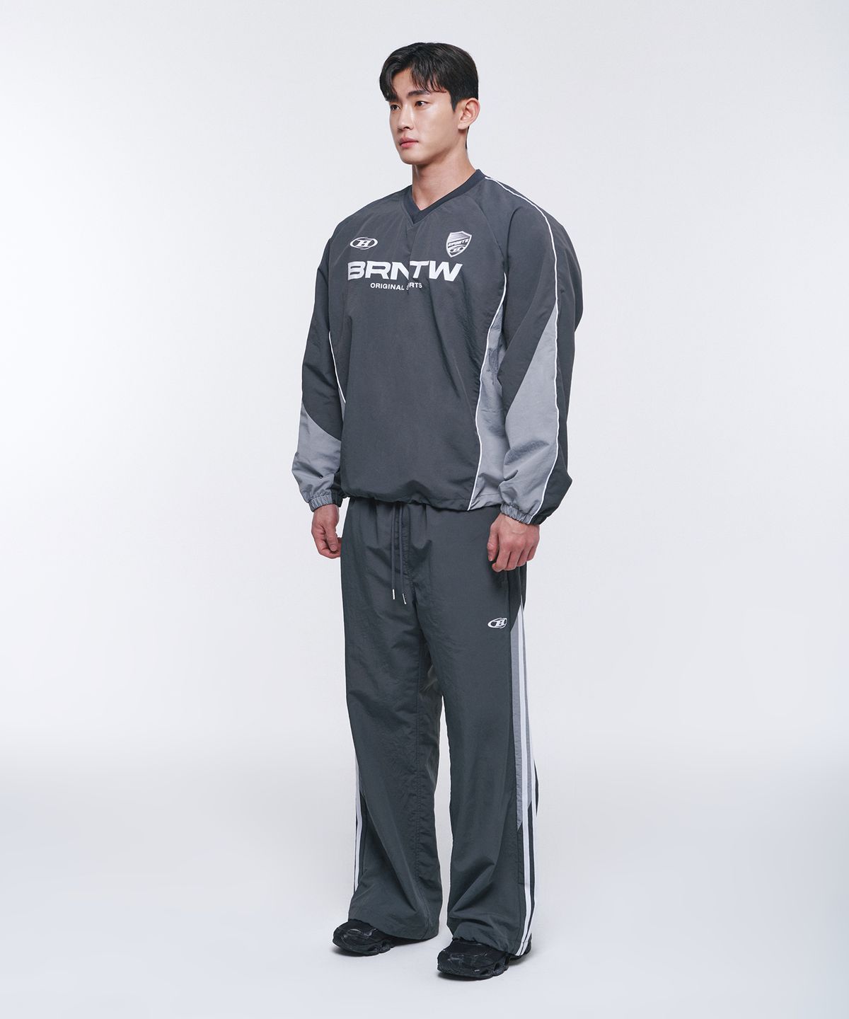 본투윈(BORN TO WIN) BRNTW VENTILATION NYLON TOP [CHARCOAL]