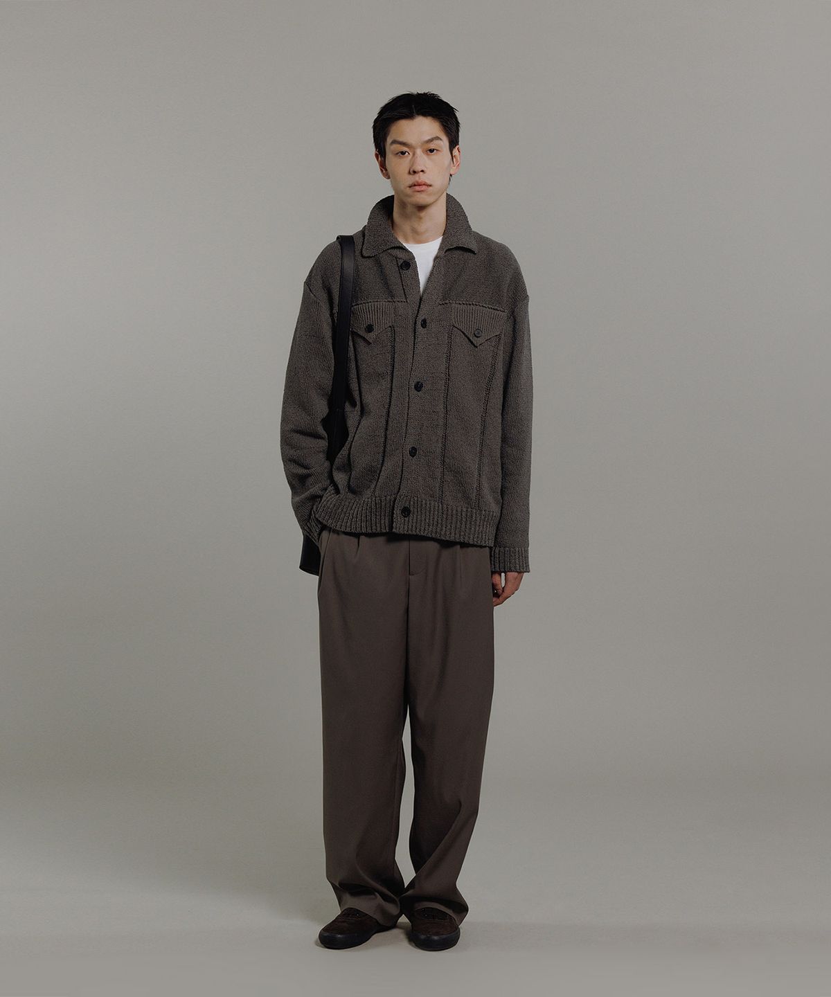 블랭크룸(BLANKROOM) 니트 트러커_SMOKE OLIVE