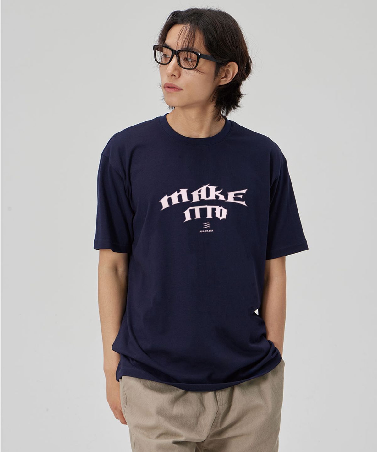 메이킷투(MAKEITTO) [BLACK LETTER]CREW NECK TEE_NAVY