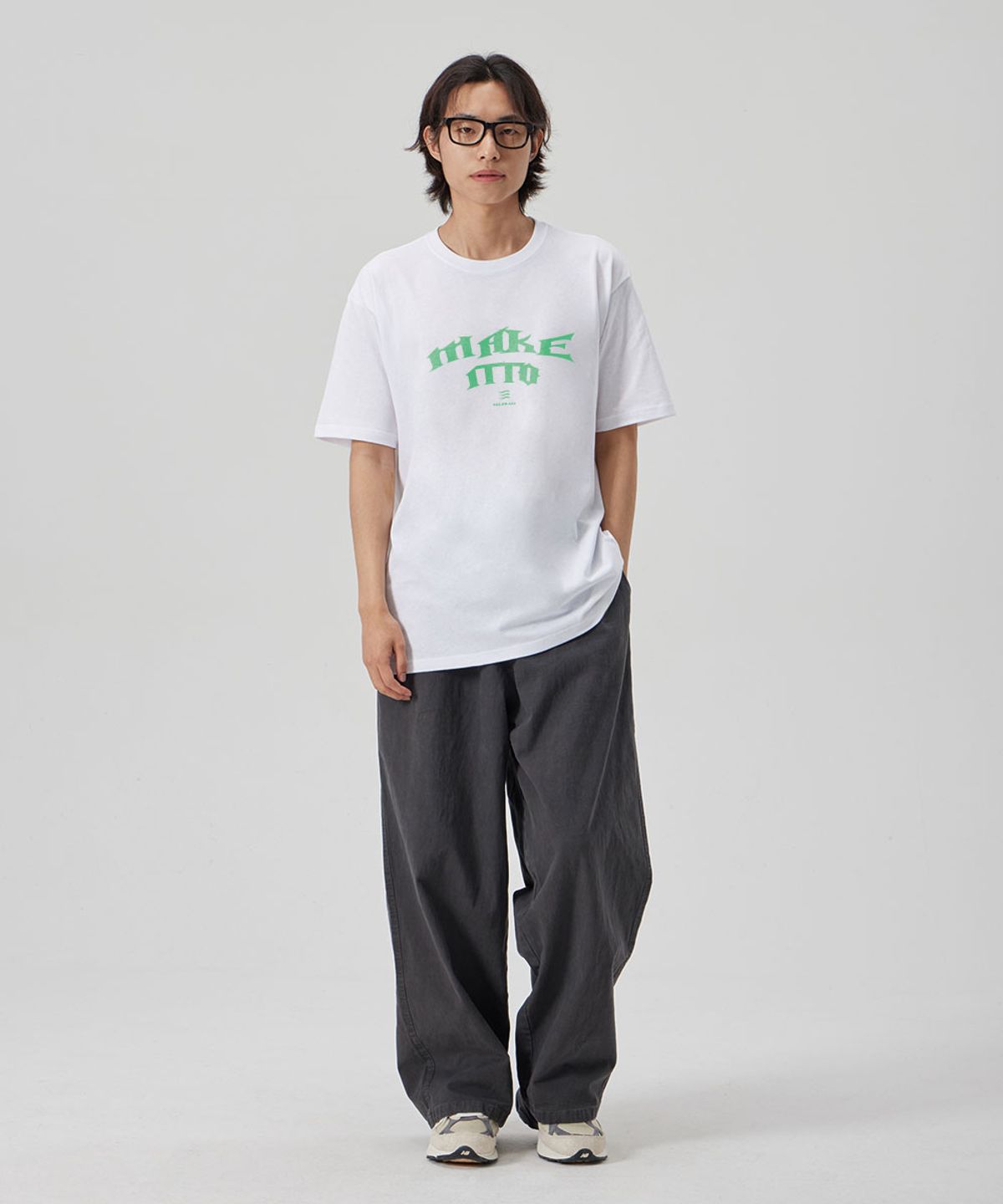 메이킷투(MAKEITTO) [BLACK LETTER]CREW NECK TEE_WHITE