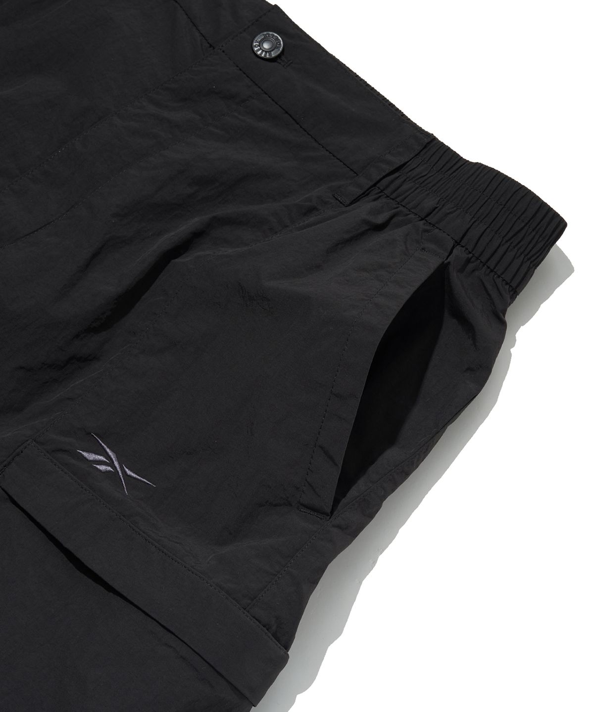 리복(REEBOK) 우븐 카고 팬츠 - 블랙