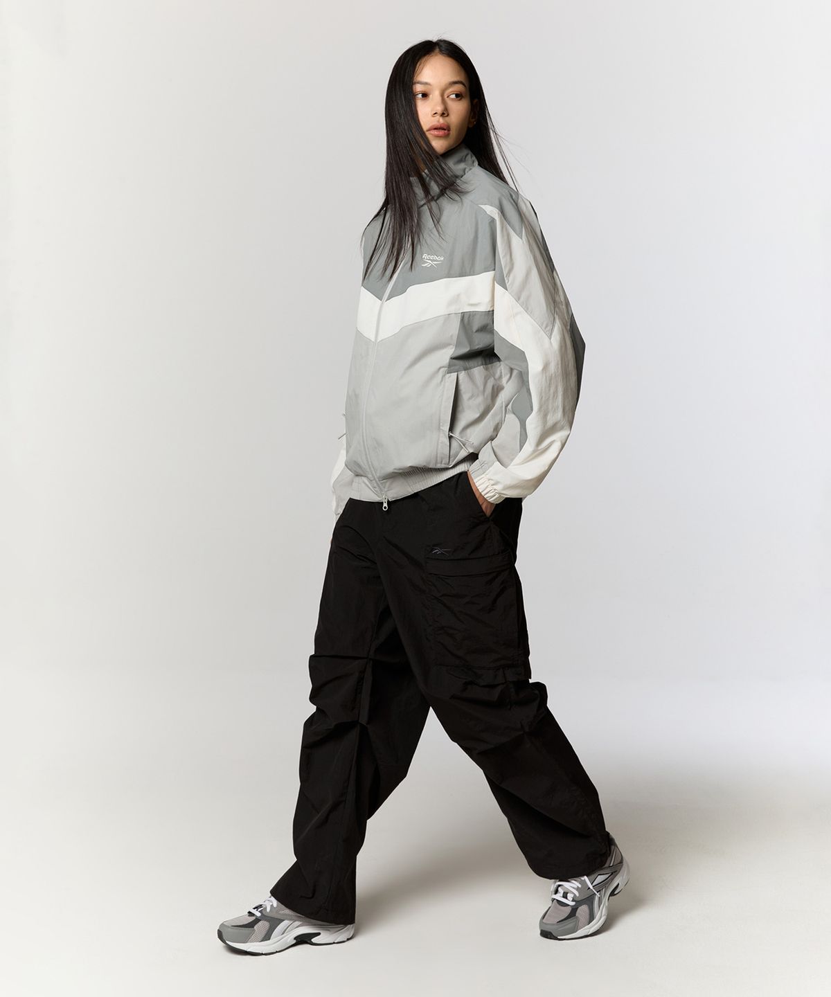 리복(REEBOK) 우븐 카고 팬츠 - 블랙