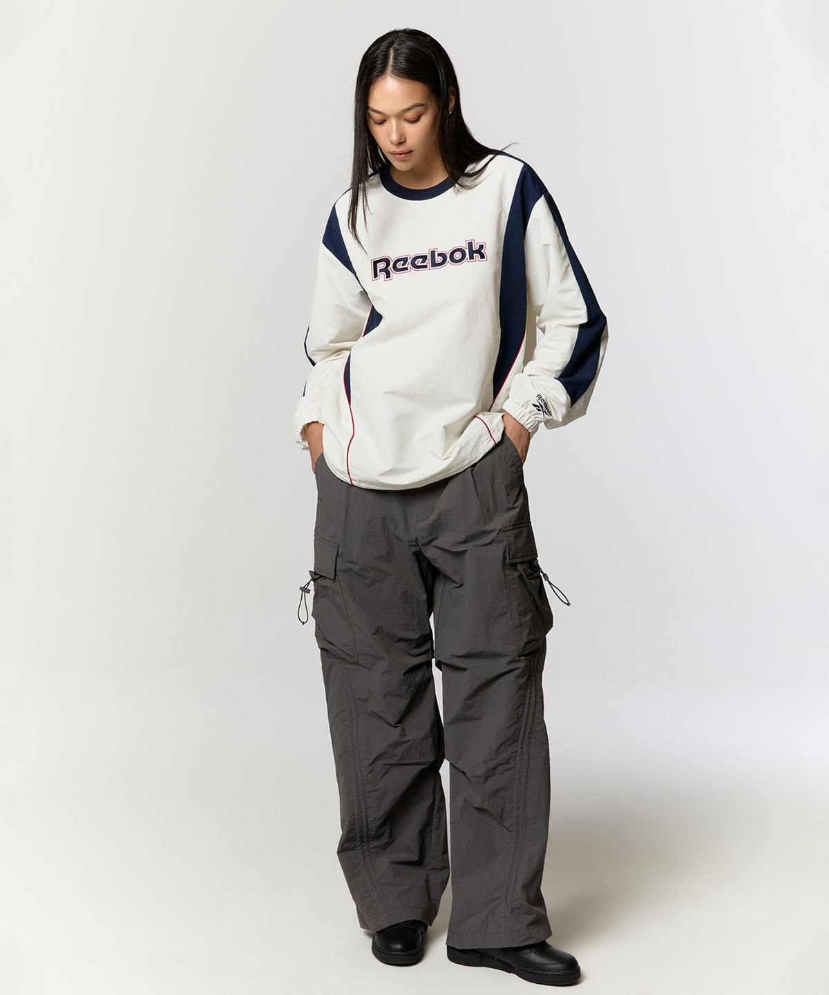 리복(REEBOK) 파라슈트 카고 팬츠 - 차콜