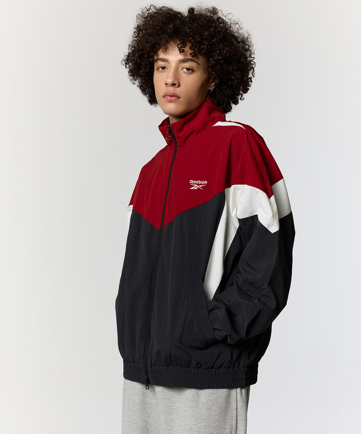 리복(REEBOK) 헤리티지 윈드 브레이커 - 차콜:레드