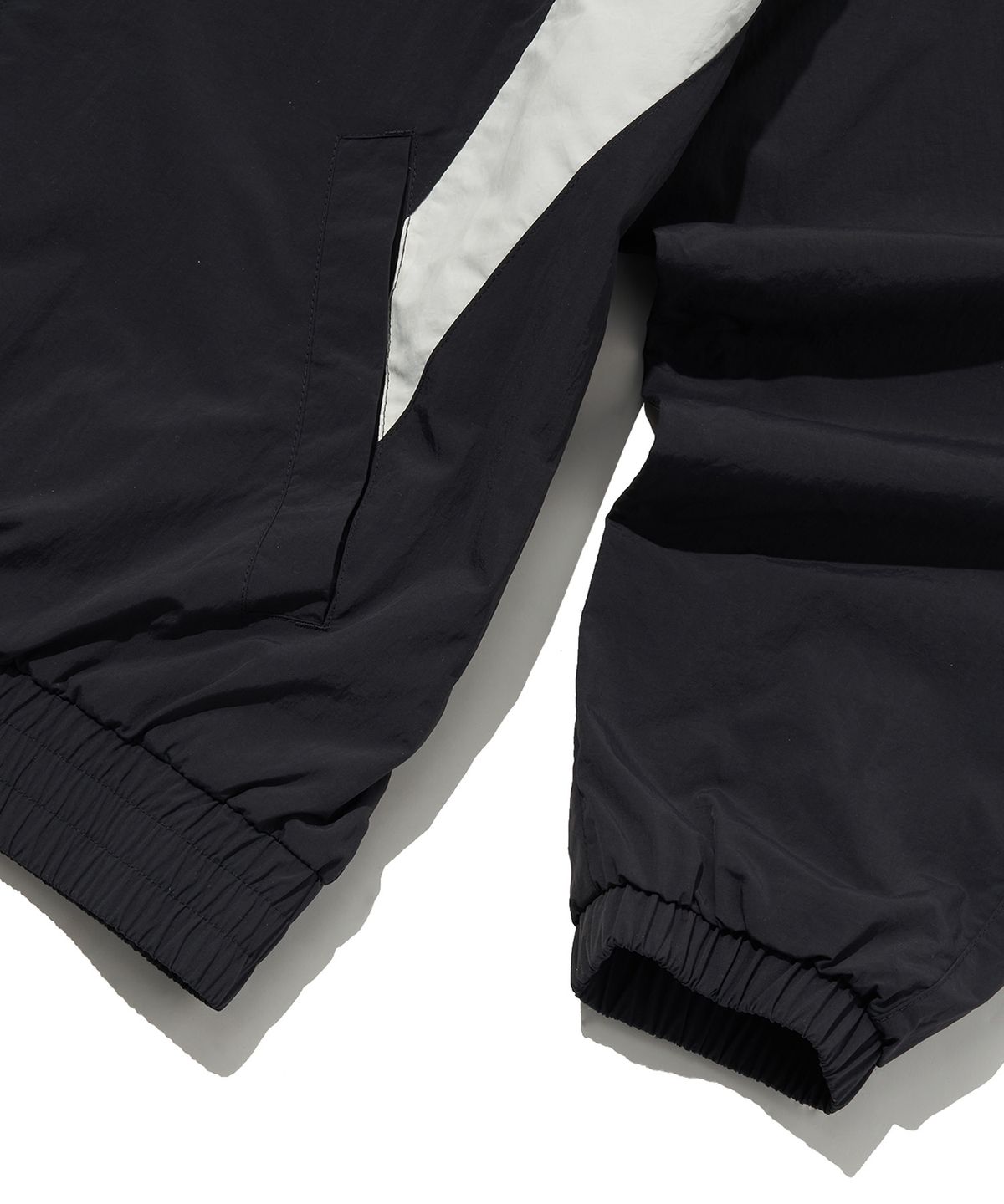 리복(REEBOK) 헤리티지 윈드 브레이커 - 차콜:레드