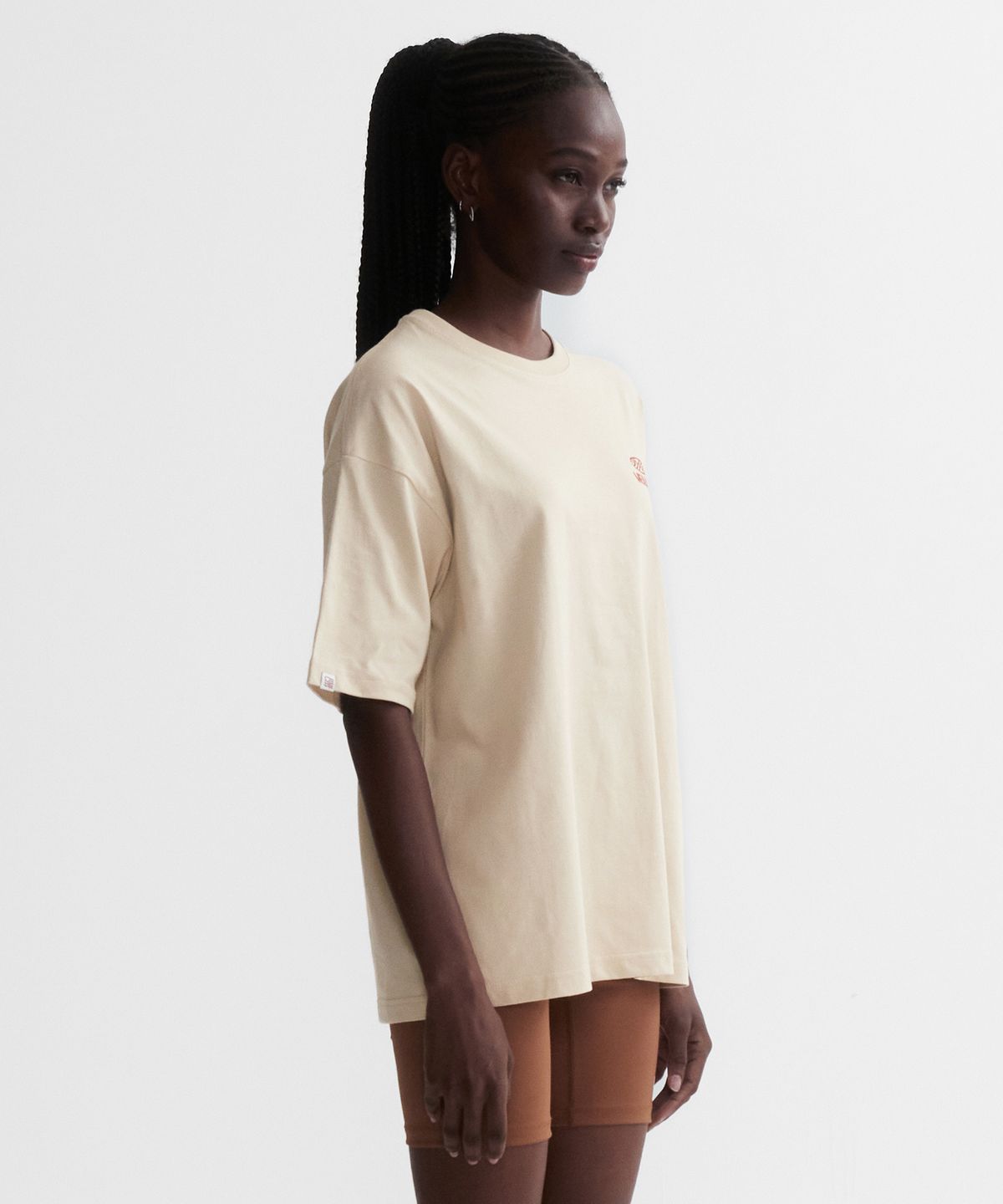 미나수(MENASOO) Squared Hearttrack Graphic T Shirt_Oatmeal