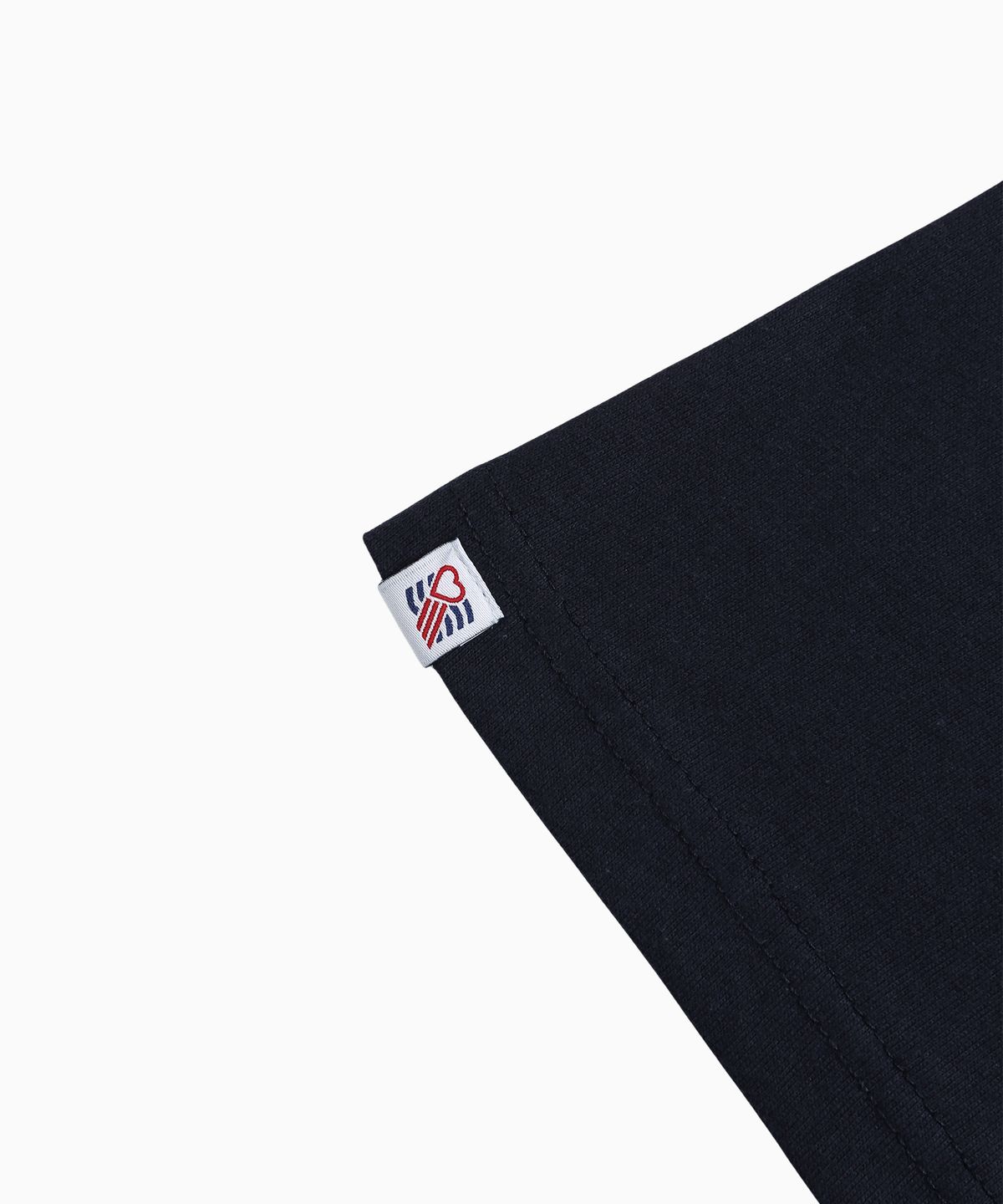 미나수(MENASOO) Squared Hearttrack Graphic T Shirt_Navy