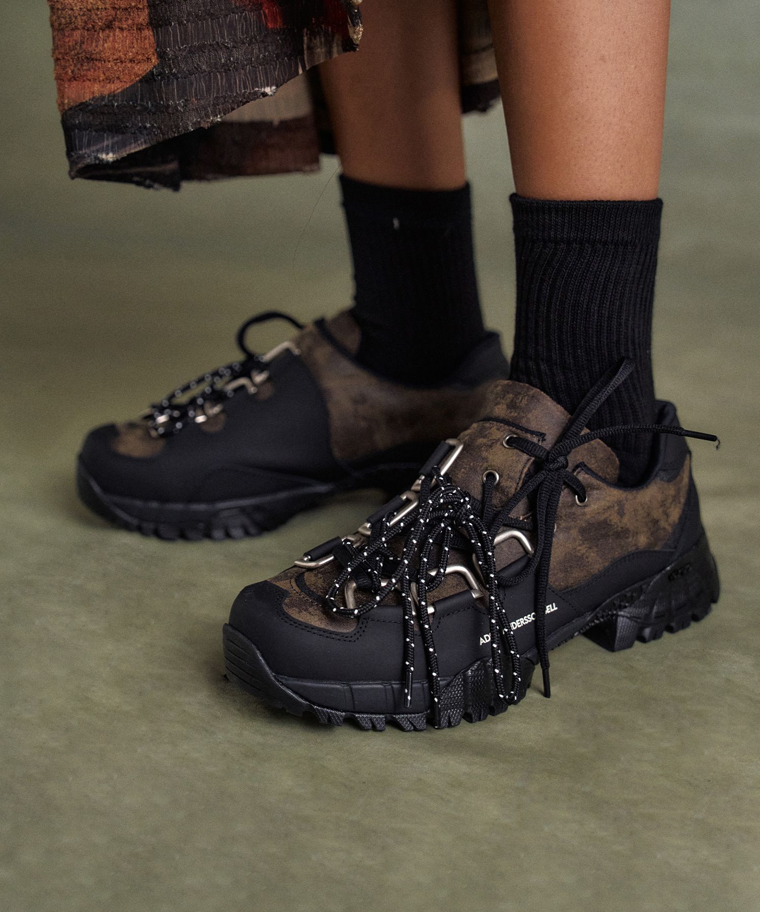 ANDERSSON BELL ユニセックス トレーナー ブラウン aaa430u MUSINSA公式 | ANDERSSON BELL FOR WOMEN Unisex Trainer