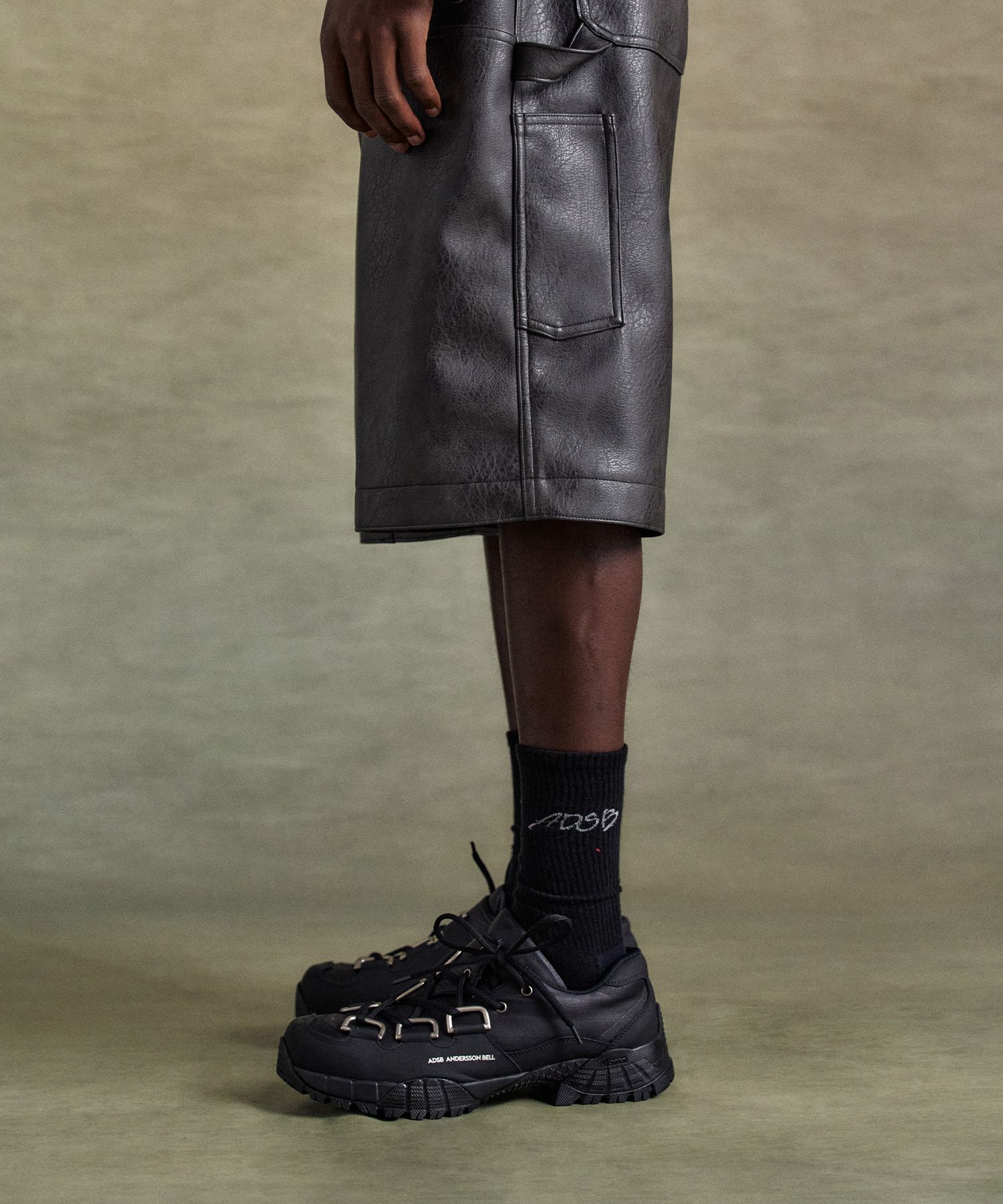 ANDERSSON BELL ユニセックス トレーナー ブラック aaa429u MUSINSA | ANDERSSON BELL Unisex Trainer Diagonal aaa429u (BLACK)