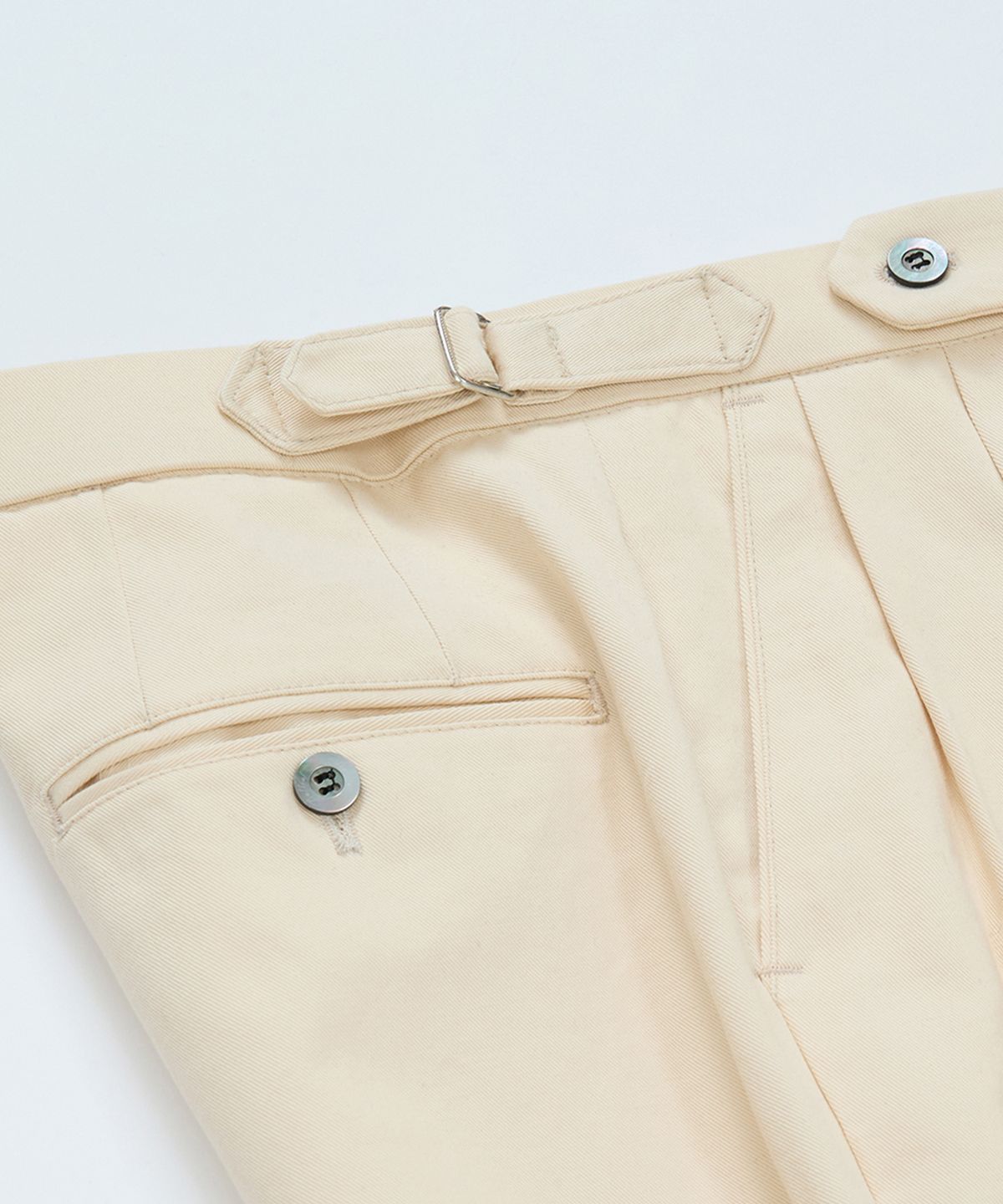 벨리프(BELLIEF) Cotton adjust Double Pleats relaxed Chino Pants (Ecru)