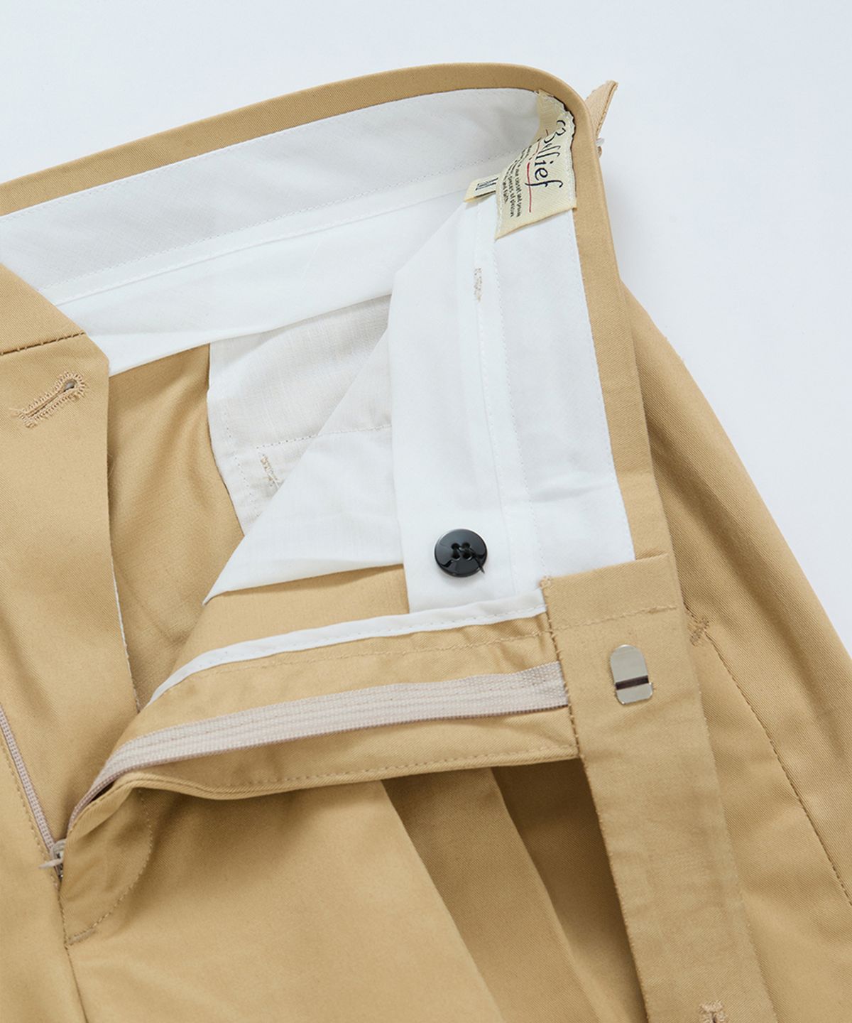 벨리프(BELLIEF) Cotton adjust Double Pleats relaxed Chino Pants (Beige)