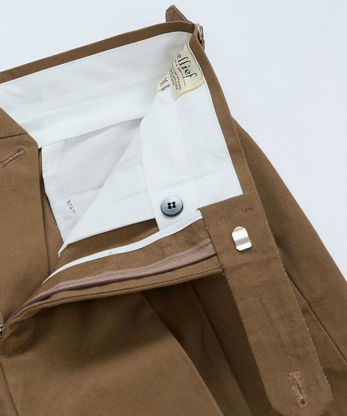 벨리프(BELLIEF) Cotton adjust Double Pleats relaxed Chino Pants (Brown)