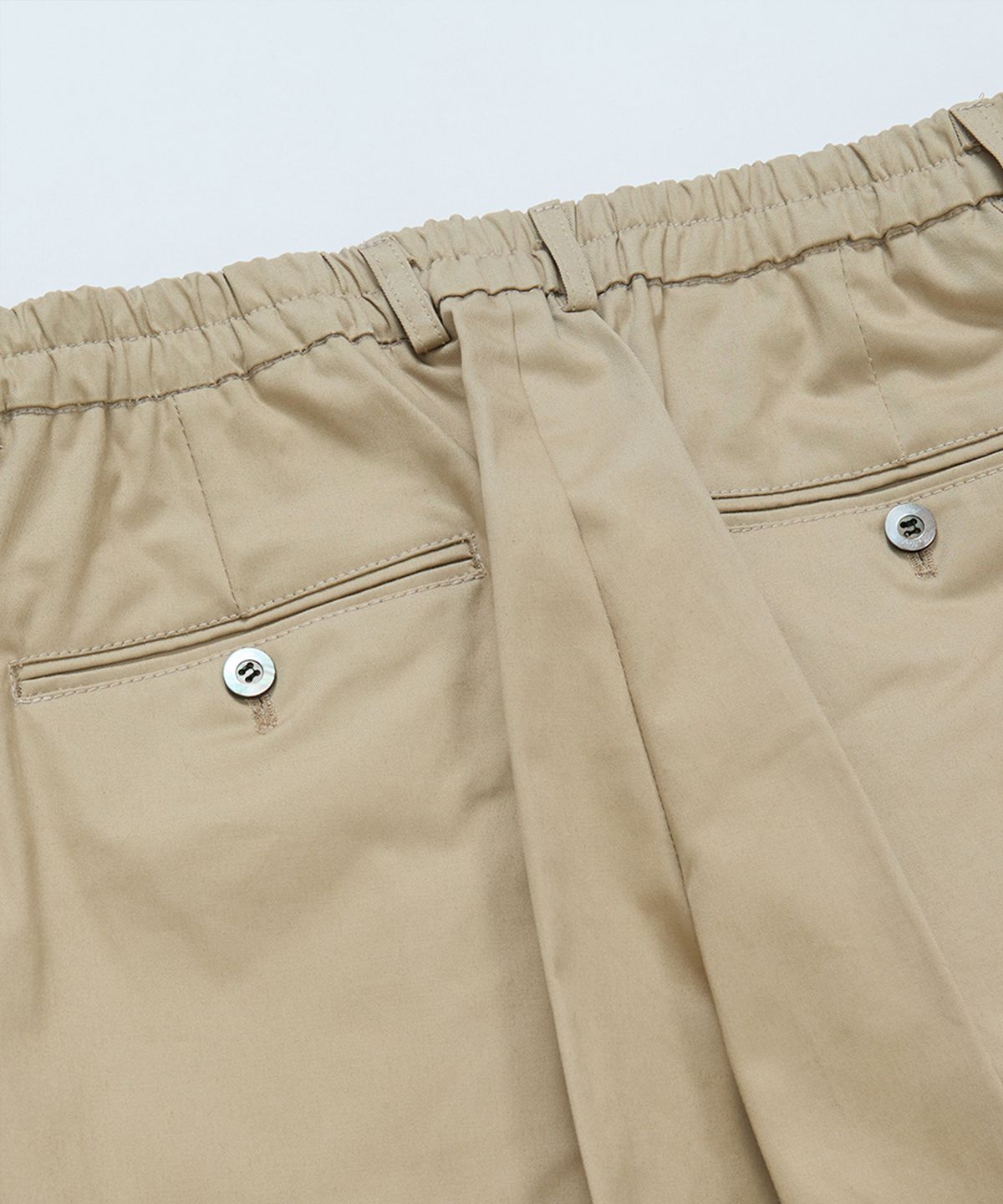 벨리프(BELLIEF) Gabardine cotton Single Pleat banding chino (Beige)