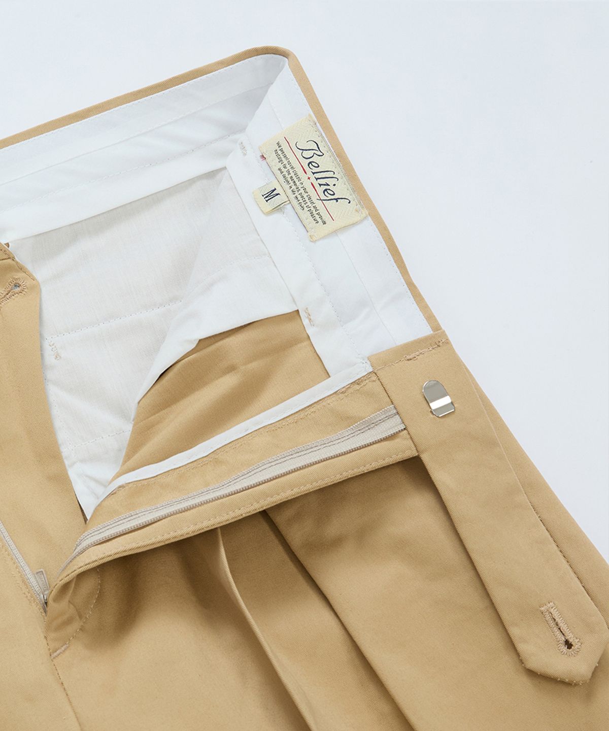 벨리프(BELLIEF) Gabardine cotton Double Pleats Wide Chino Pants (Beige)