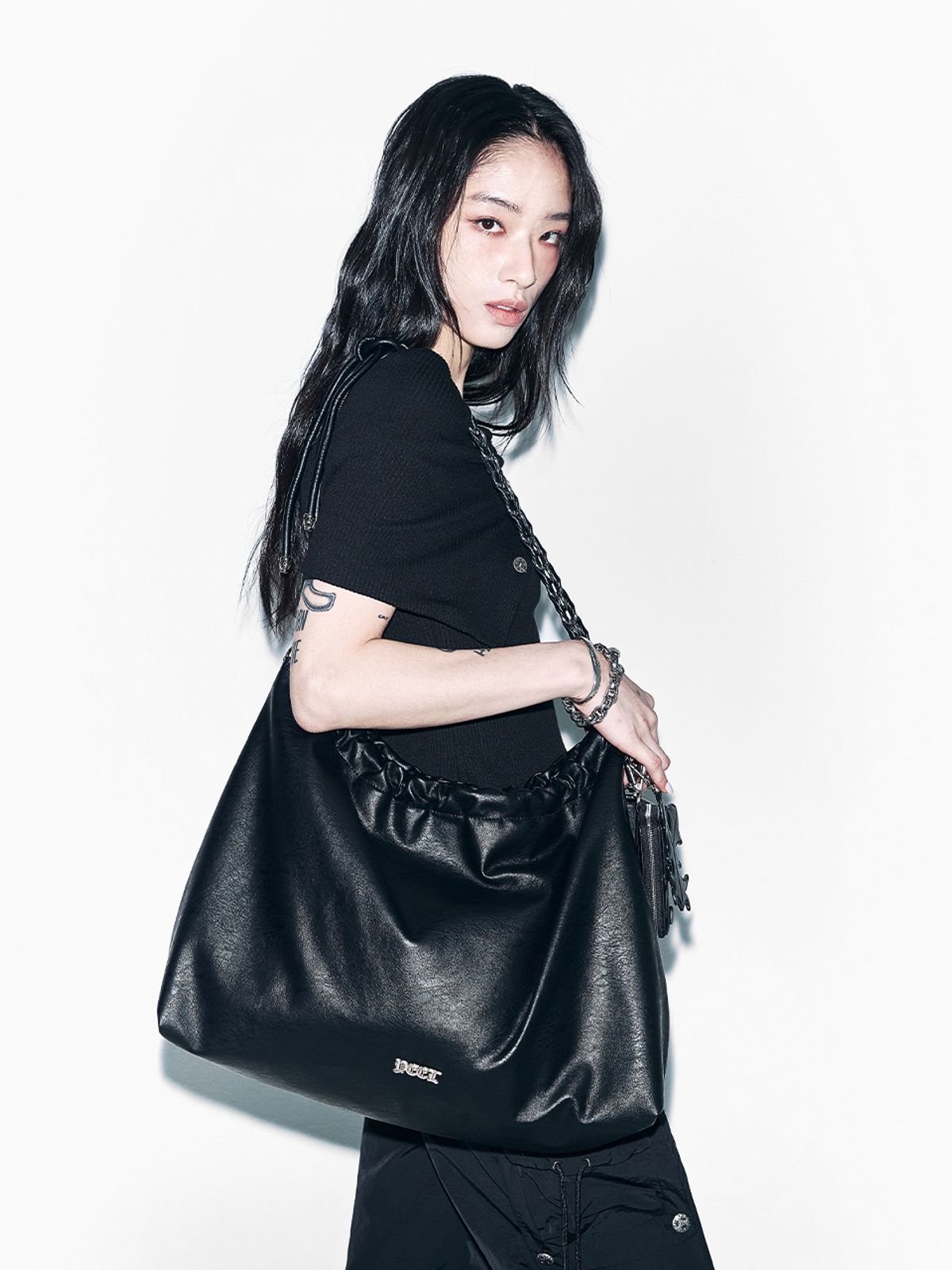 와이이이엘(YEEL) CHAIN SHOULDER BAG BLACK