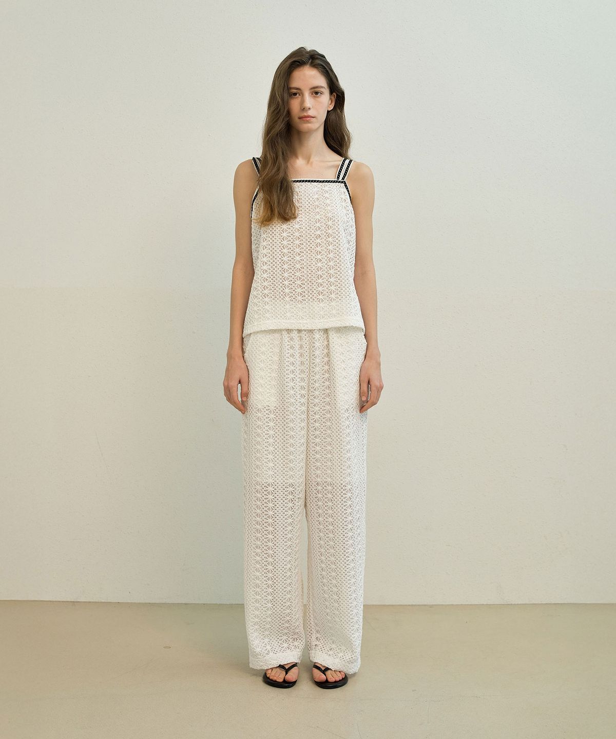 메이버유(MAYVERU) Cyndi Lace Sleeveless Blouse _ Ivory