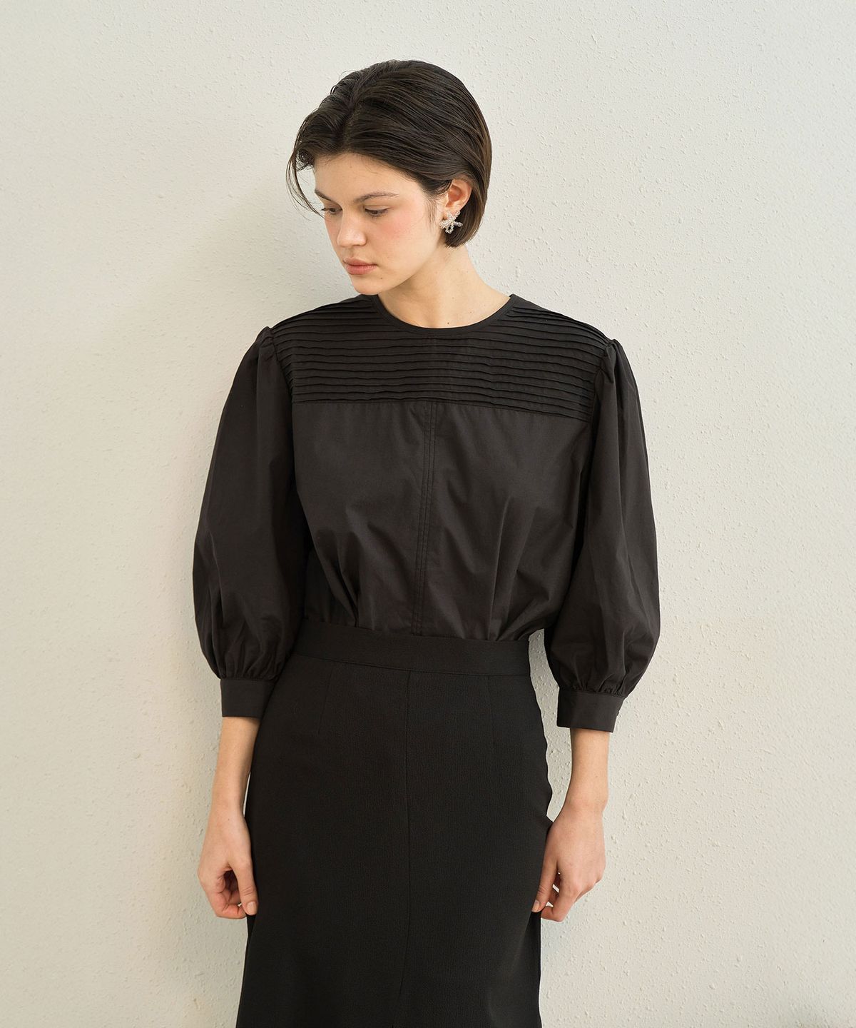 메이버유(MAYVERU) Nor Pintuck Blouse _ Black