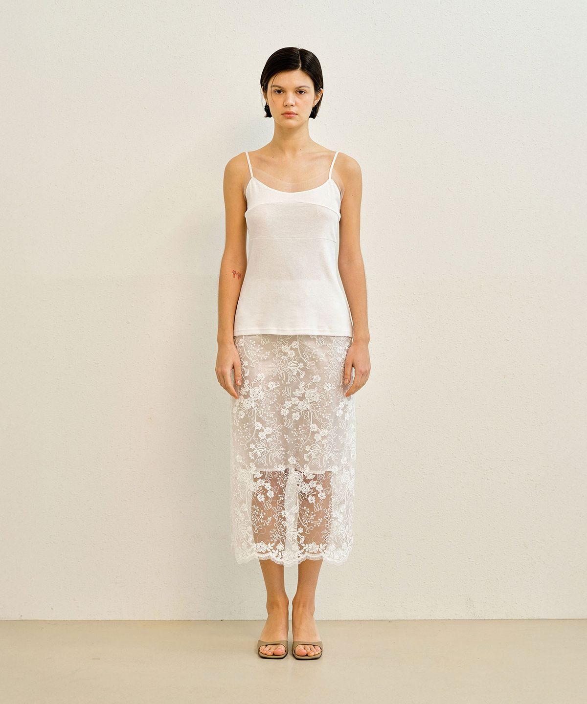 메이버유(MAYVERU) Flori Sleeveless T-Shirt _ Ivory