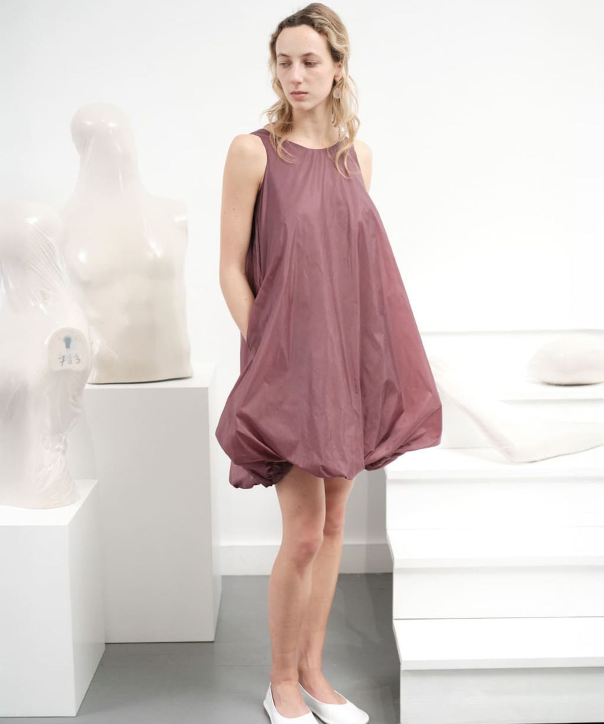 아모멘토(AMOMENTO) NYLON VOLUME MINI DRESS_PURPLE