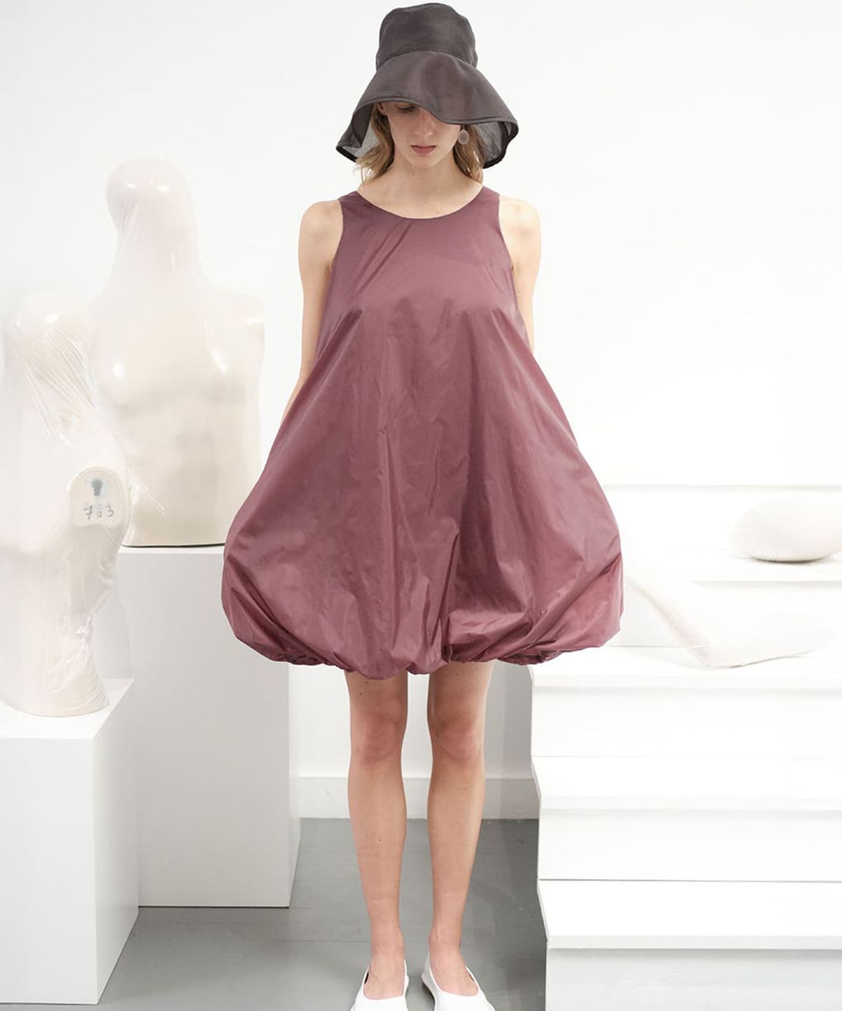 아모멘토(AMOMENTO) NYLON VOLUME MINI DRESS_PURPLE