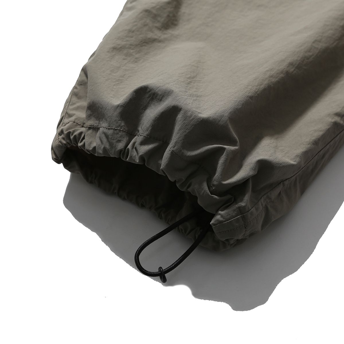 모이프(MOIF) [SS25]UNIFORM PANTS / SAND NC