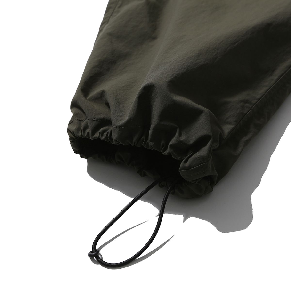 모이프(MOIF) [SS25] UNIFORM PANTS / OLIVE NC