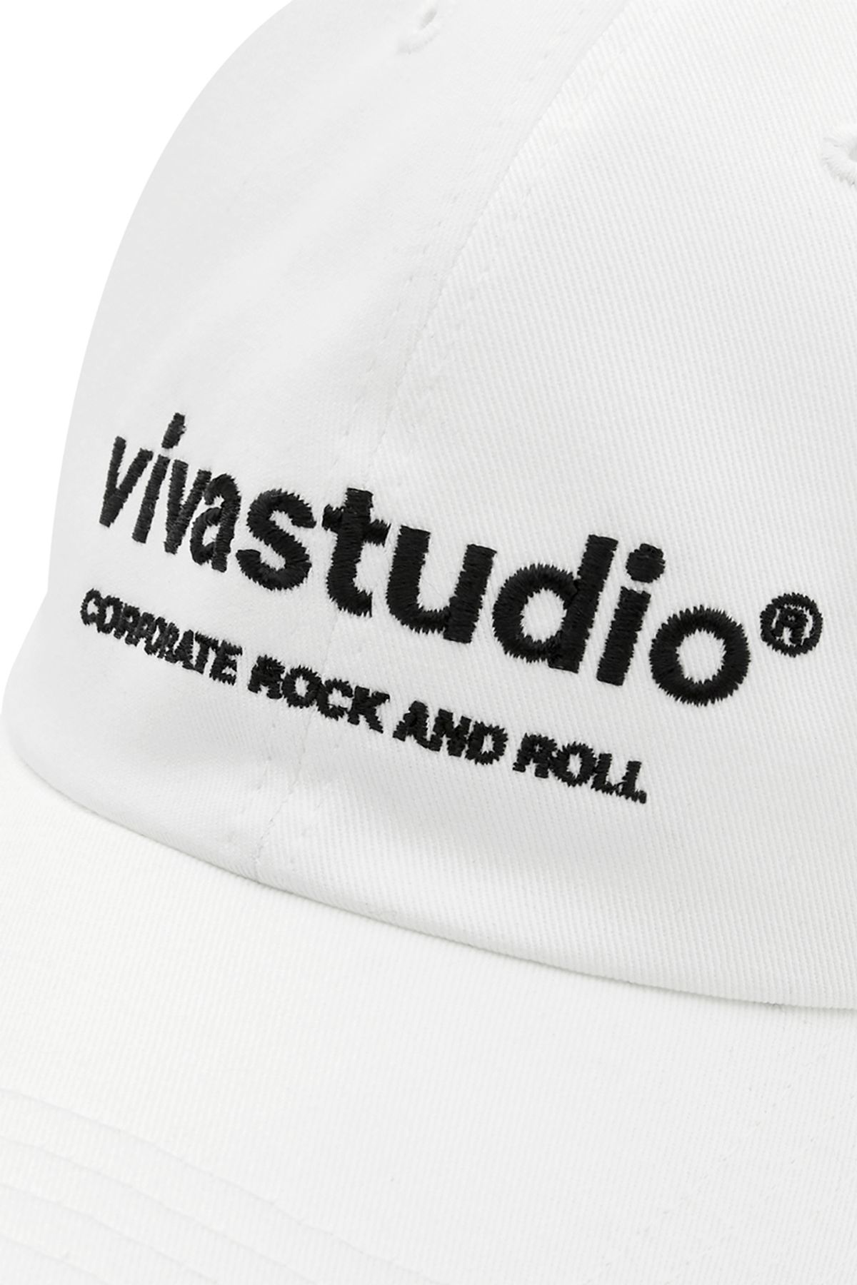 비바스튜디오(VIVASTUDIO) EMBROIDERY LOGO BALL CAP [IVORY]