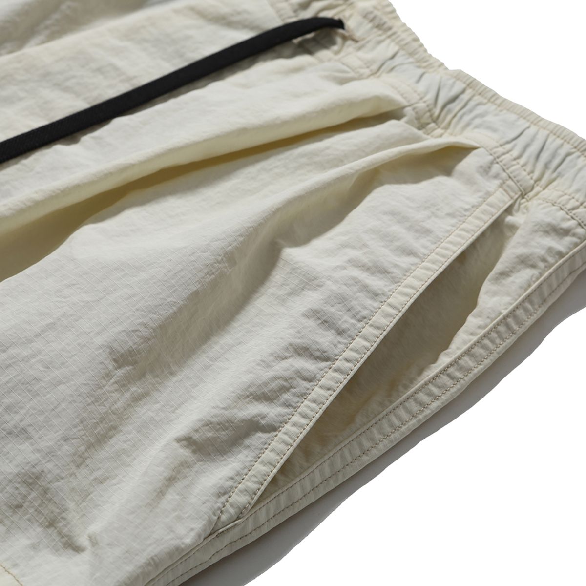 모이프(MOIF) [SS25] OVER MIL 6P PANTS / ECRU