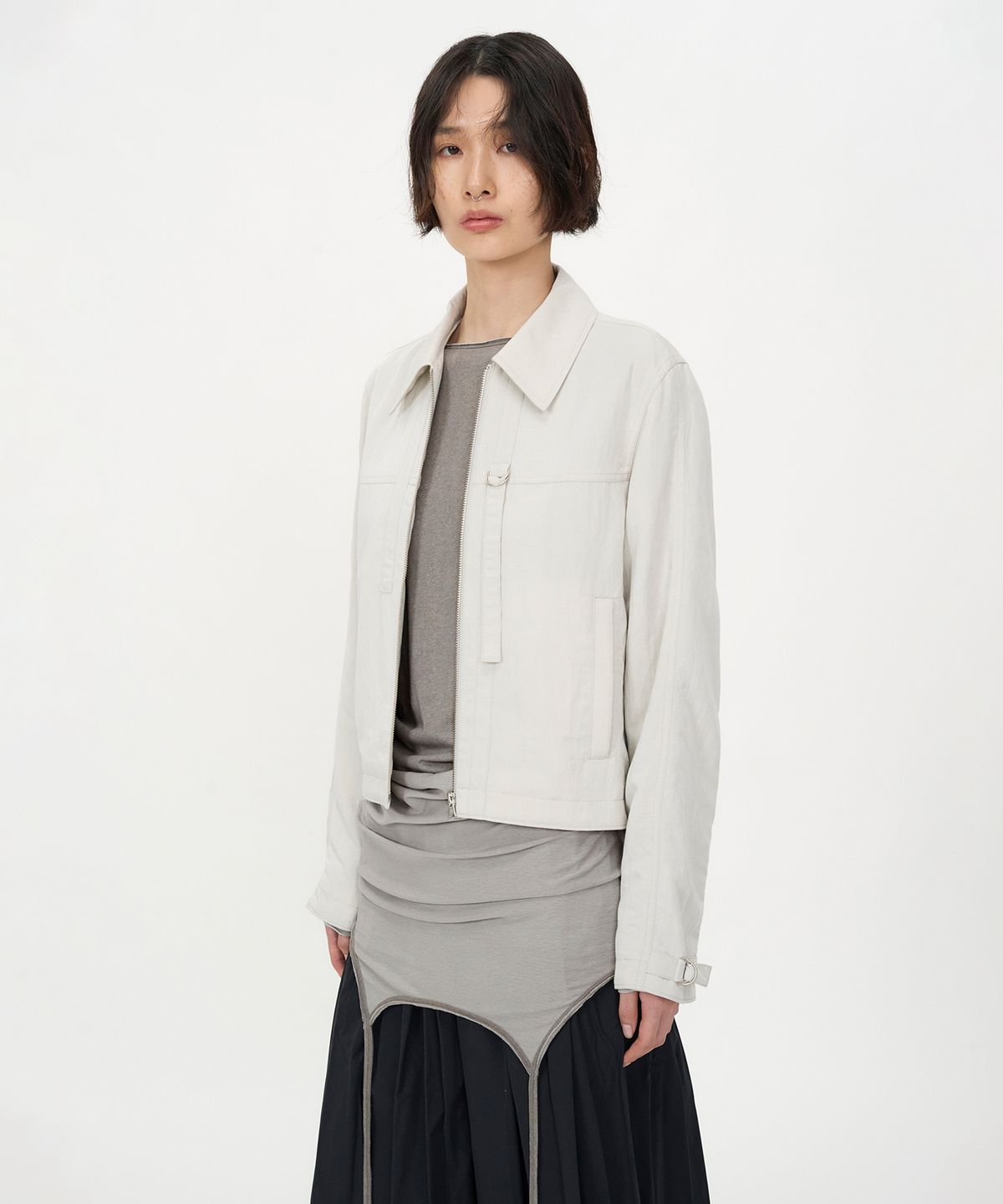 인사일런스 우먼(INSILENCE WOMEN) 미니멀 스트랩 자켓 ICE GREY