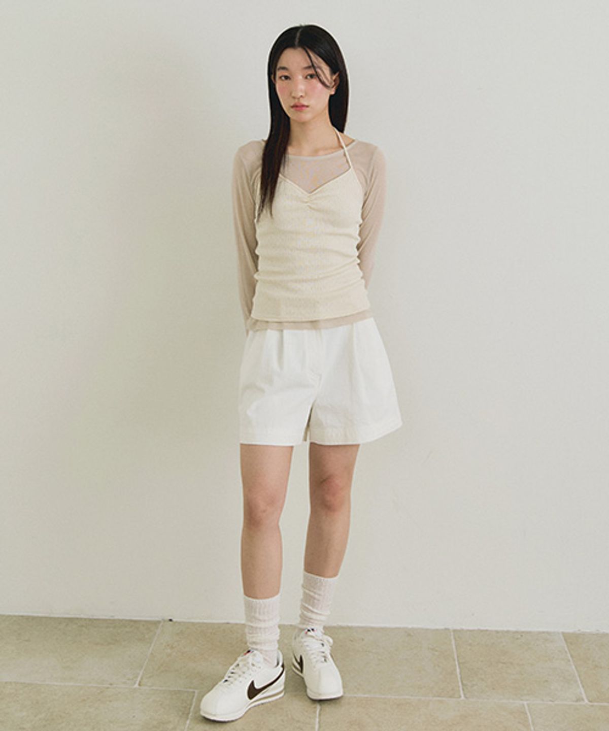 링서울(LINGSEOUL) layered halter neck top set-ash beige/cream