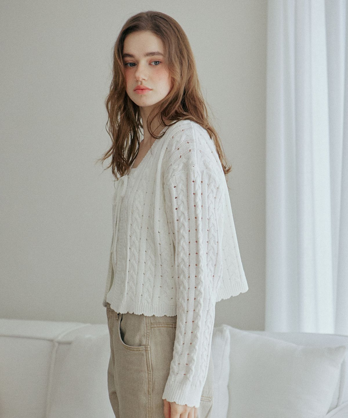 엽페(YUPPE) LACE RIBBON CARDIGAN_IVORY