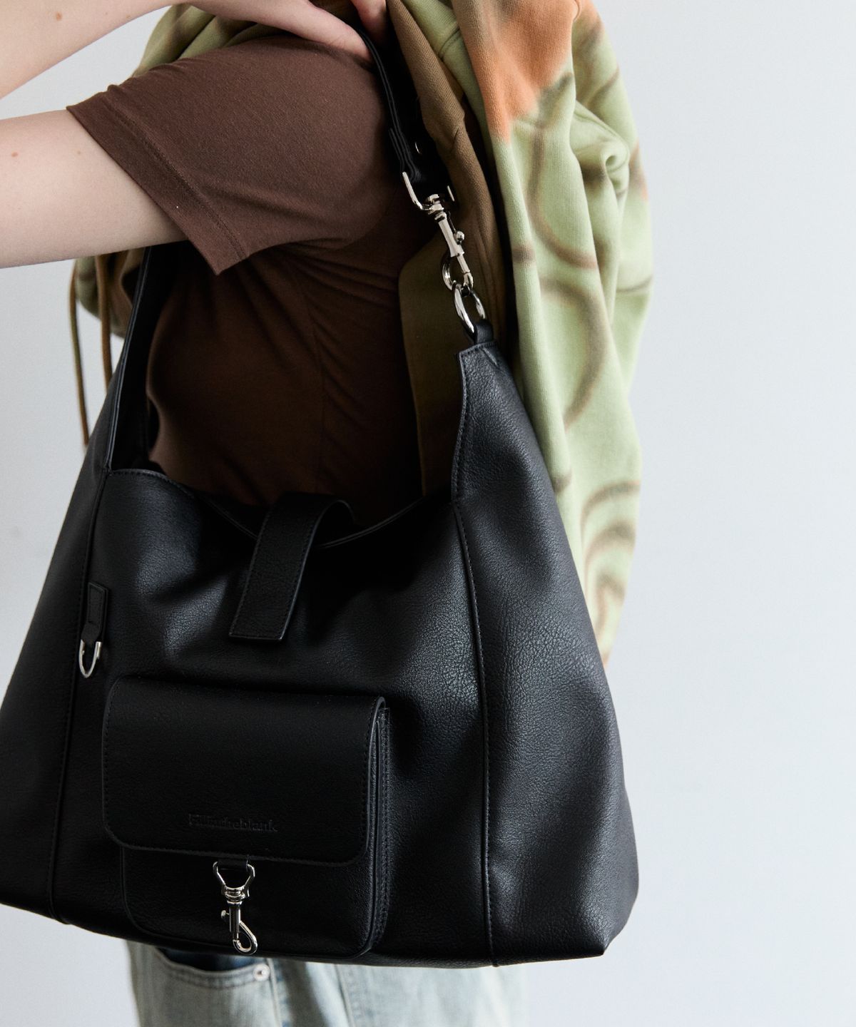 필인더블랭크(FILLINTHEBLANK) PK Slouch Bag (black)