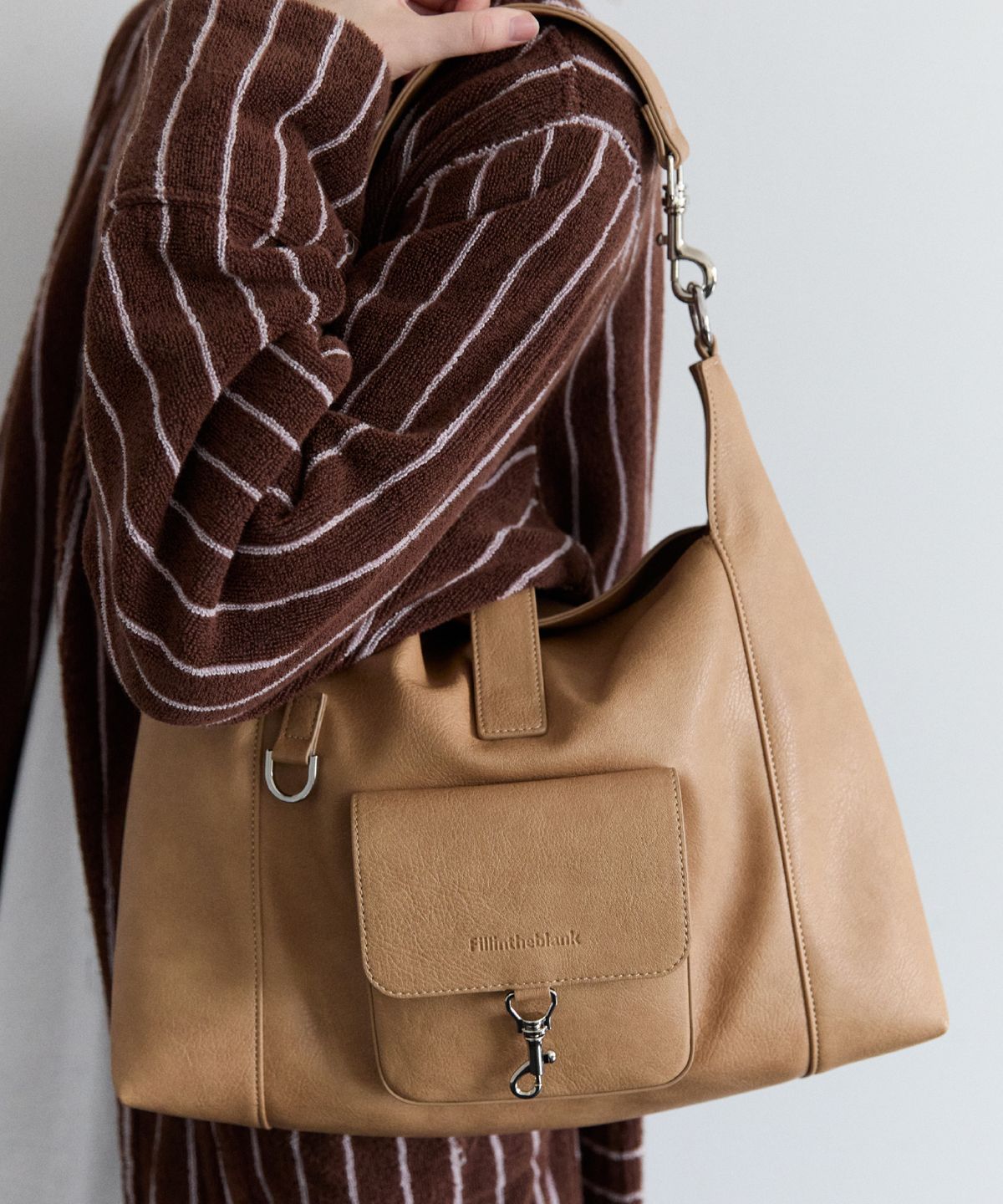 필인더블랭크(FILLINTHEBLANK) PK Slouch Bag (camel)
