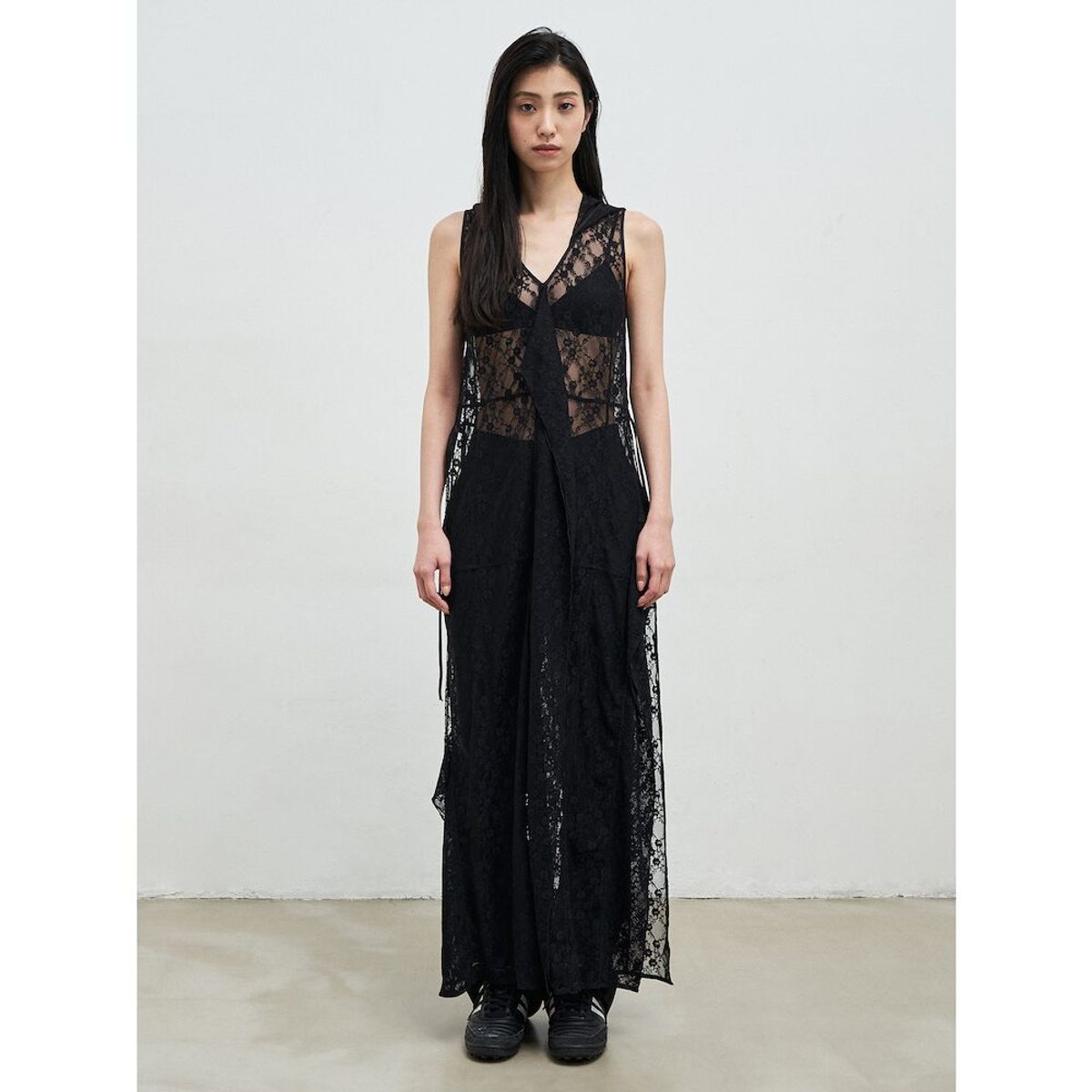앙개(ANGGAE) Lace Hooded Layering Dress   Black