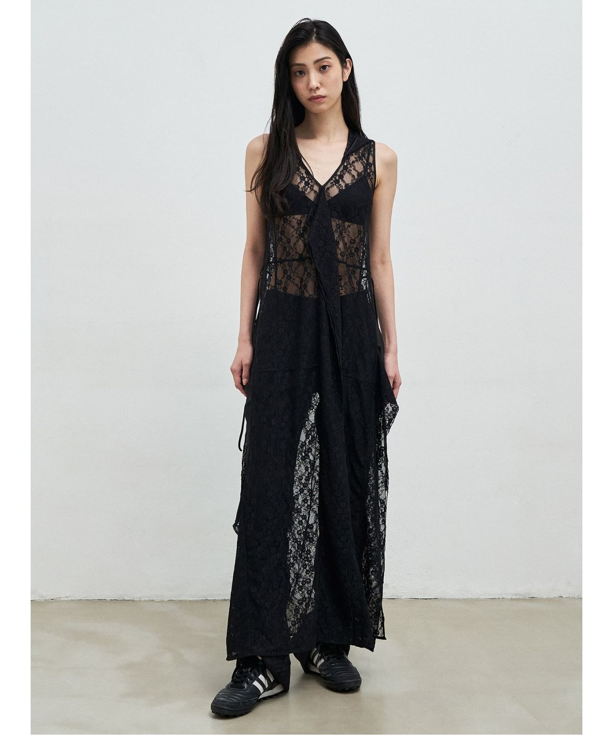 앙개(ANGGAE) Lace Hooded Layering Dress   Black
