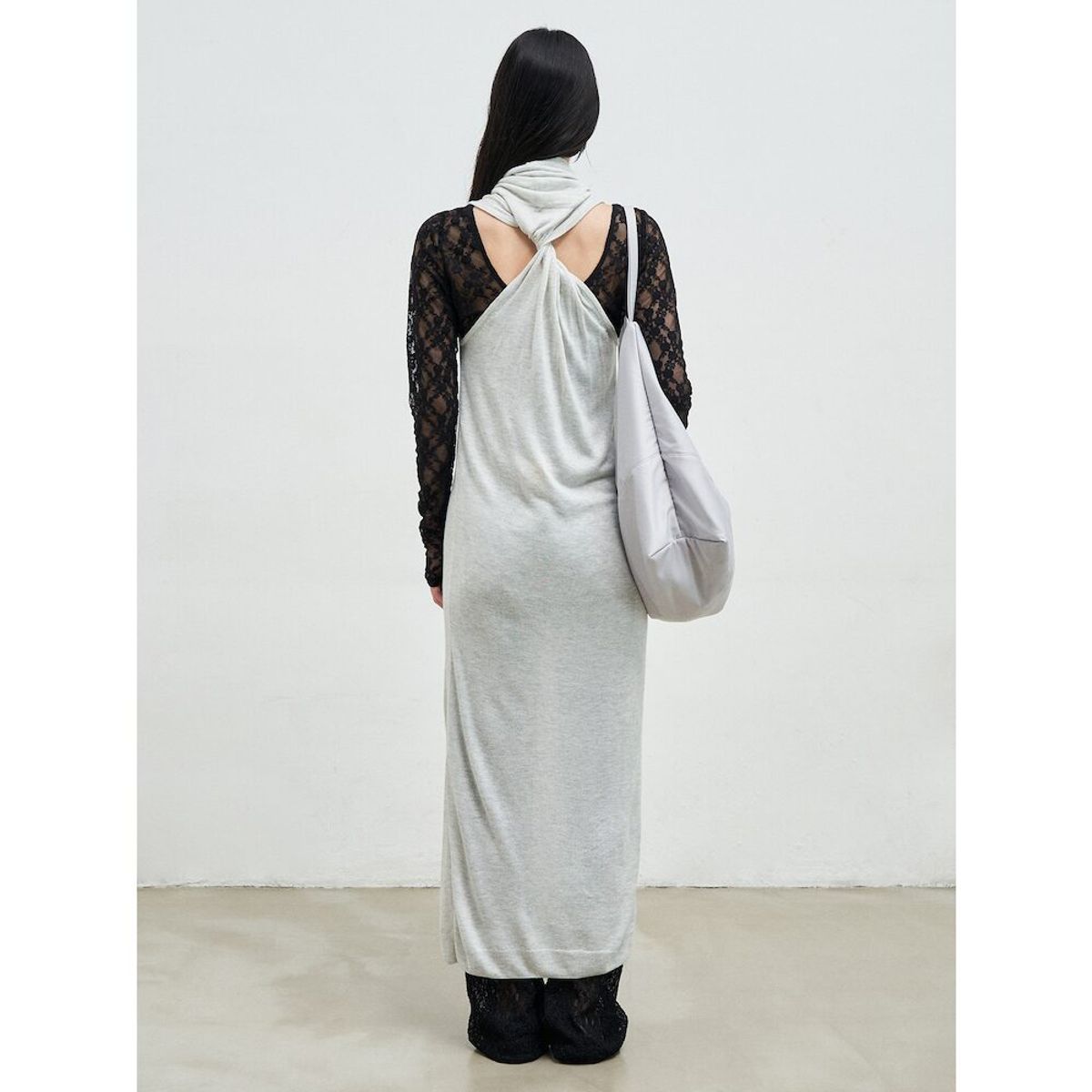 앙개(ANGGAE) Twisted Back Knit Dress  Grey