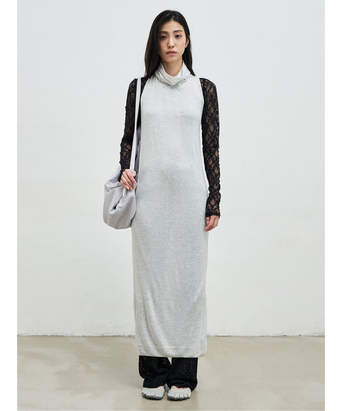 앙개(ANGGAE) Twisted Back Knit Dress  Grey