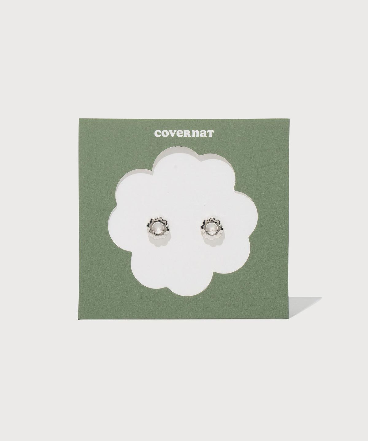 커버낫 우먼(COVERNAT WOMAN) 클로버하트 플랫 귀걸이 Silver