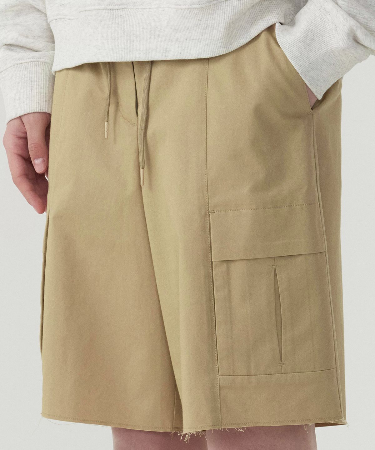 커버낫 우먼(COVERNAT WOMAN) 우먼 카고 버뮤다 쇼츠 Beige