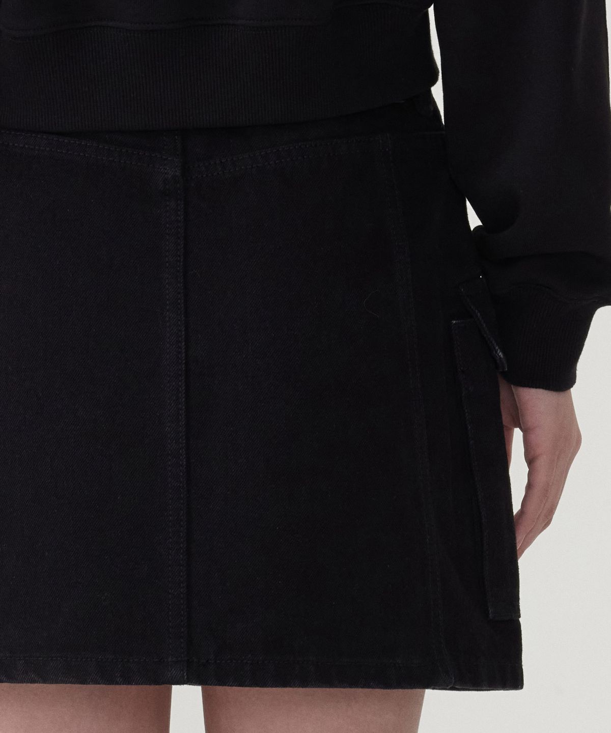 커버낫 우먼(COVERNAT WOMAN) 우먼 카고 데님 미니 스커트 Black
