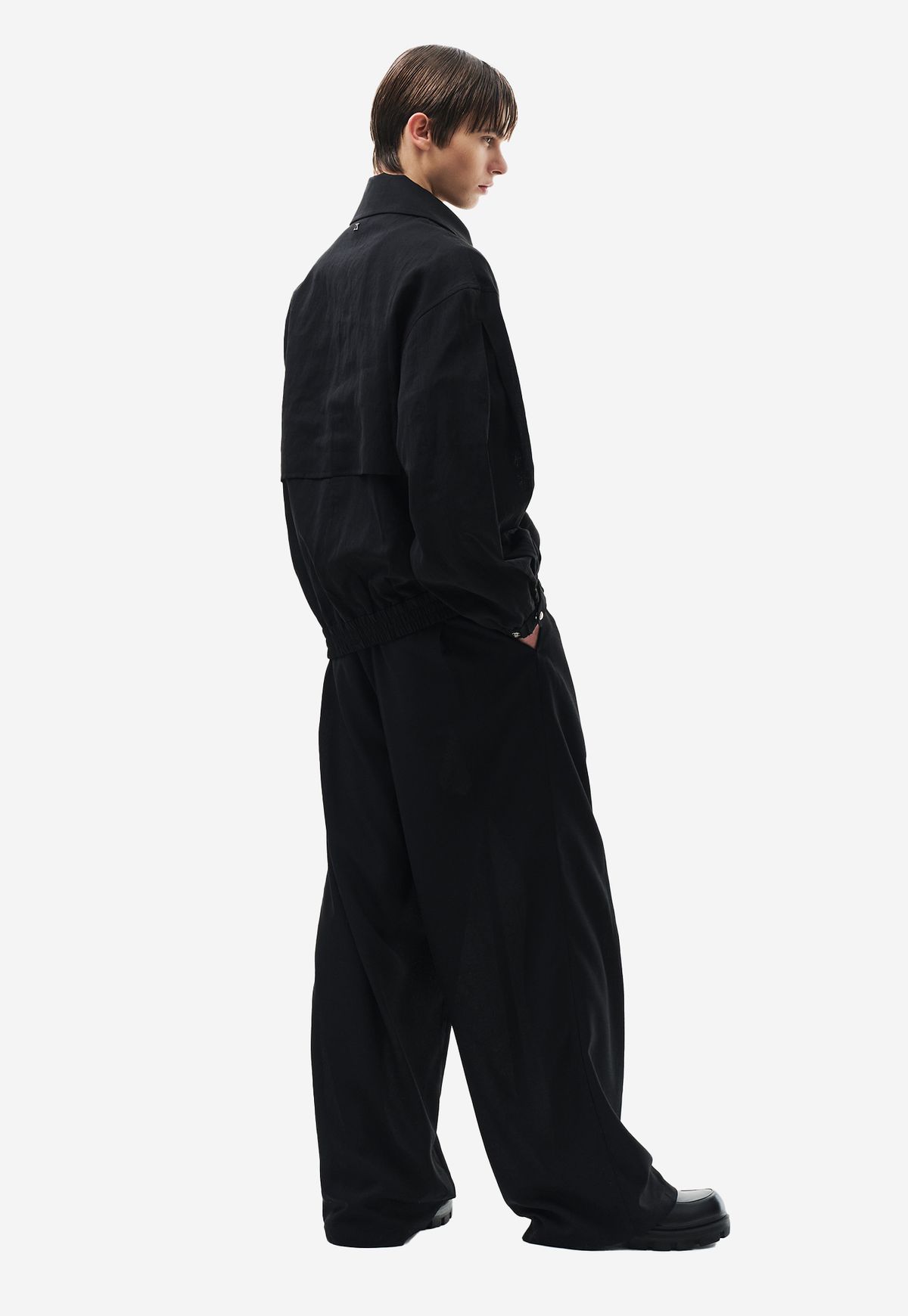 지오송지오(ZIOSONGZIO) 하이넥 멀티포켓 점퍼 블랙 ZH3JP351BK